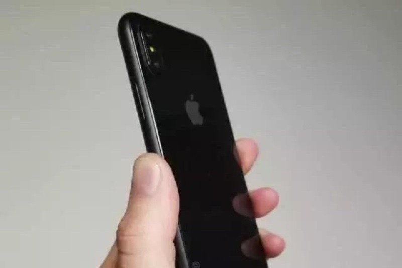 是iOS 11 GM版再次透露新款iPhone電源鍵採新設計、整合指紋辨識這篇文章的首圖