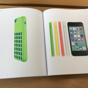 是蘋果設計書《Designed by Apple in California》快速動手翻 收錄各項經典產品的第32張圖