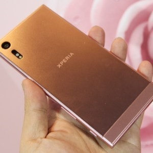 是藉粉色吸引女性消費族群 Xperia XZ山茶花配色動眼看的第20張圖