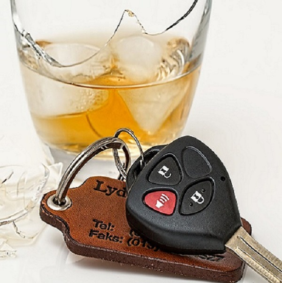 是警追酒駕撞路樹 遏酒駕需大眾共同努力的第2張圖