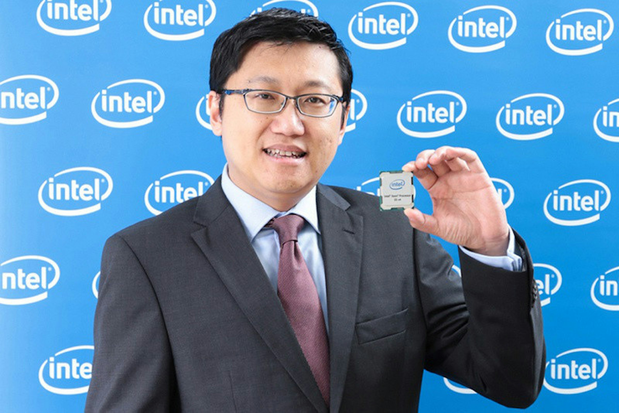是Intel更新Xeon、SSD系列 對應雲端、虛擬化需求這篇文章的首圖