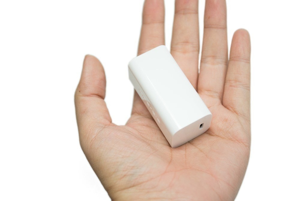 是世界最小！筆電平板手機充電一顆搞定！超輕巧 Innergie  55cc 萬用充電器這篇文章的首圖