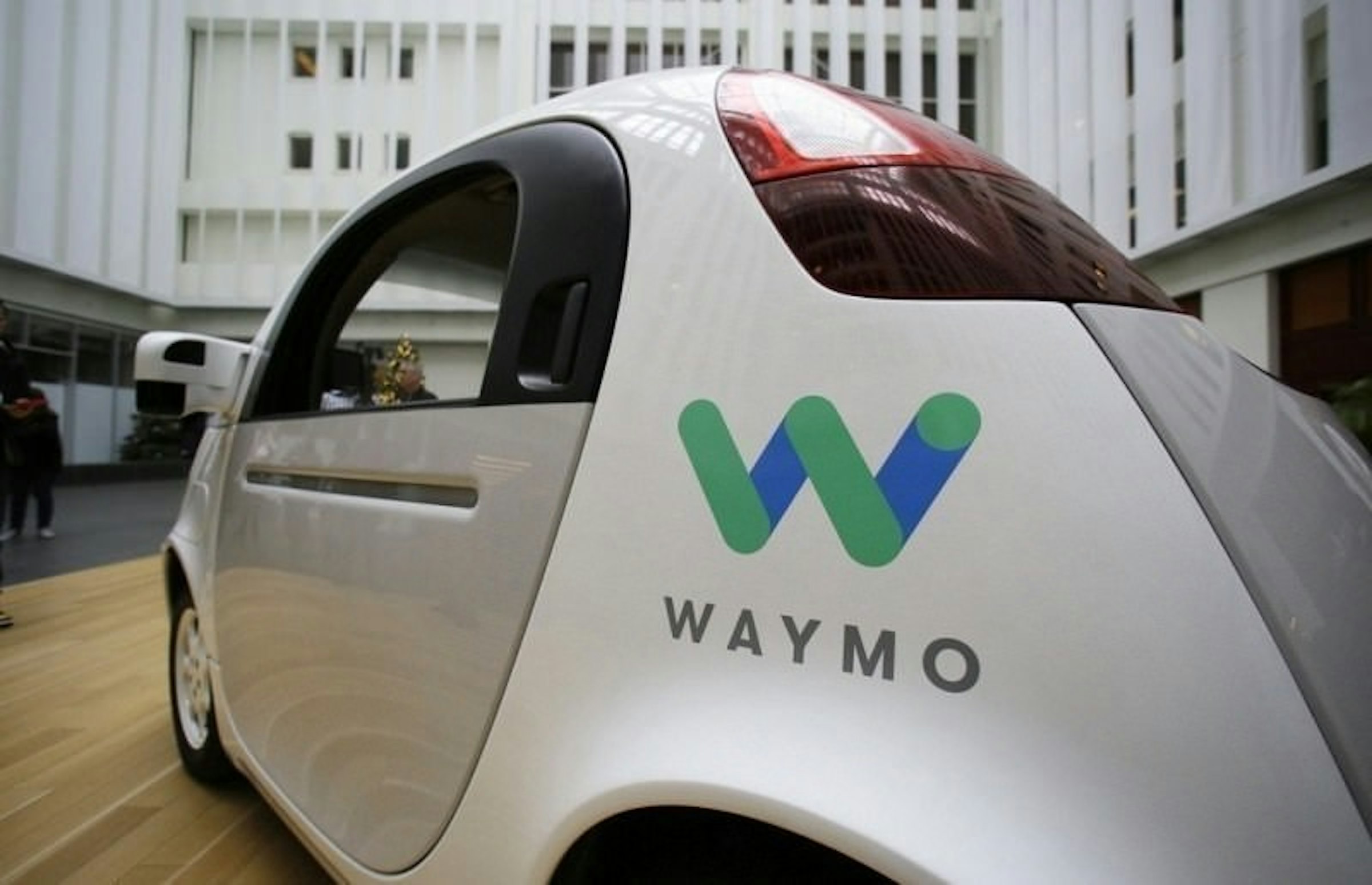 是Waymo正式取得美國境內首張自動駕駛商用營運執照這篇文章的首圖