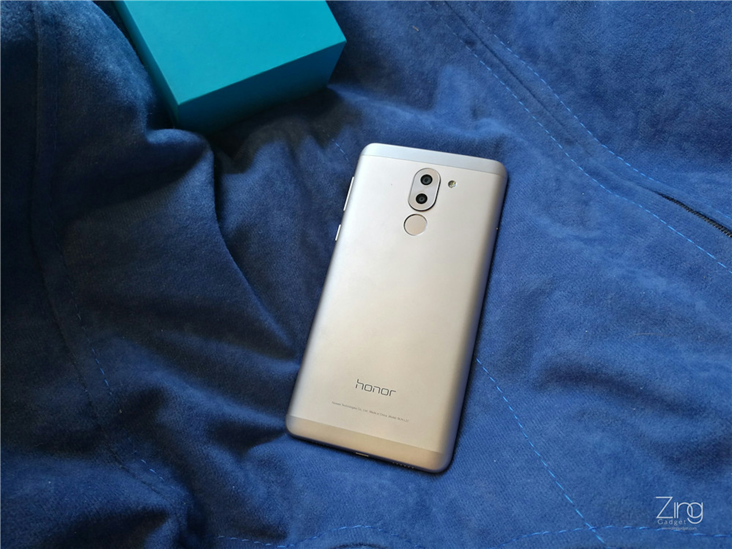 是【開箱】金色版Honor 6X開箱：全金屬、雙鏡頭、2.5D弧面玻璃！RM1199起，這外型你喜歡嗎？這篇文章的首圖