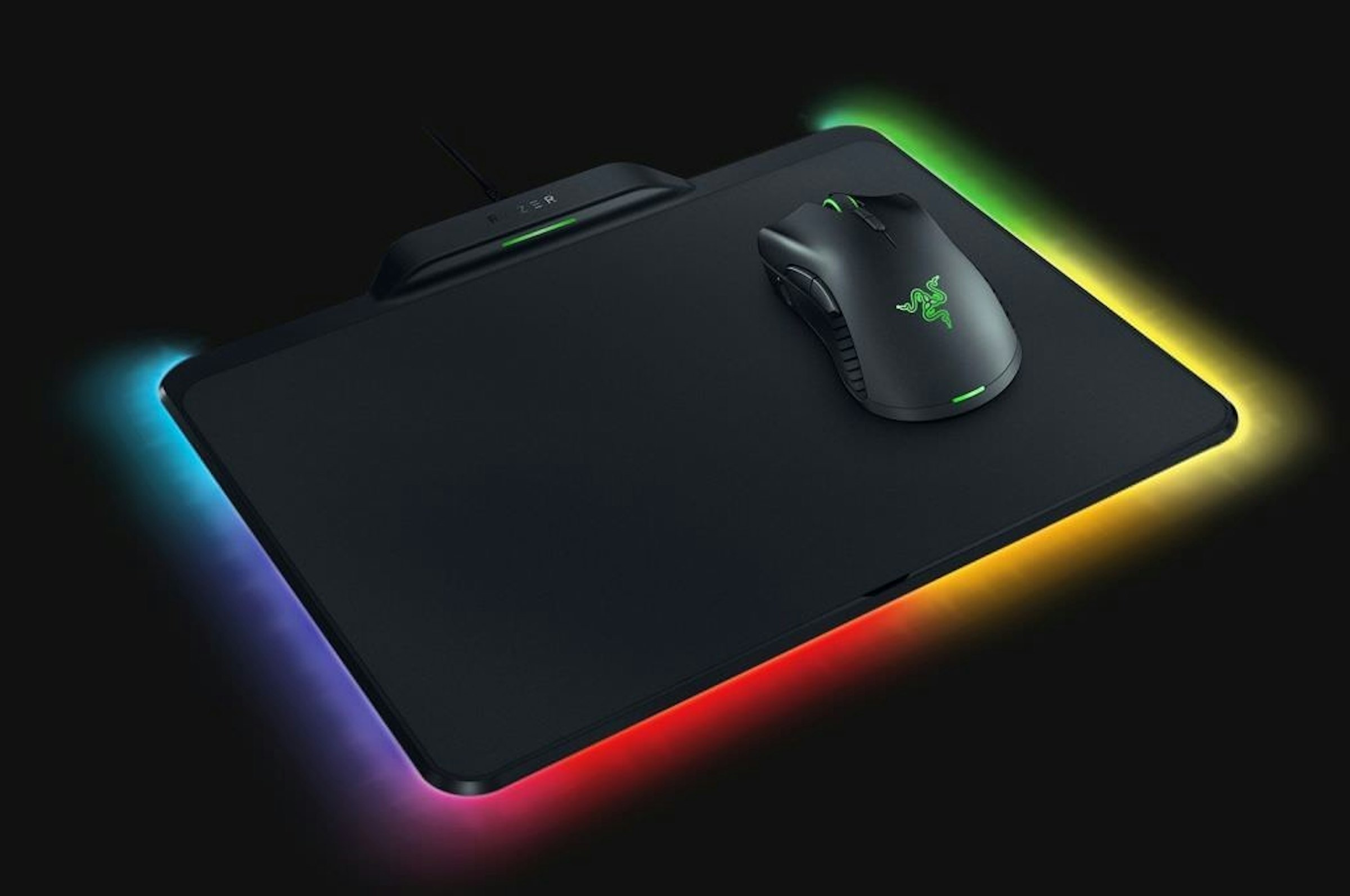 是Razer也推可在使用過程「充電」的無線滑鼠組 更可透過軟體控制Philip多彩燈具這篇文章的首圖