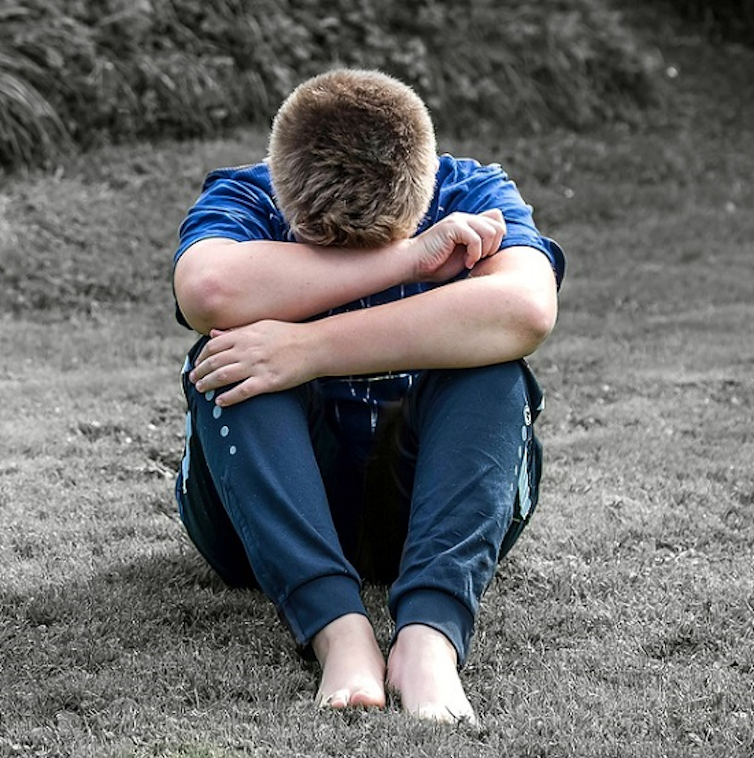 是走上絕路，青少年首要煩惱「為情所困」這篇文章的首圖
