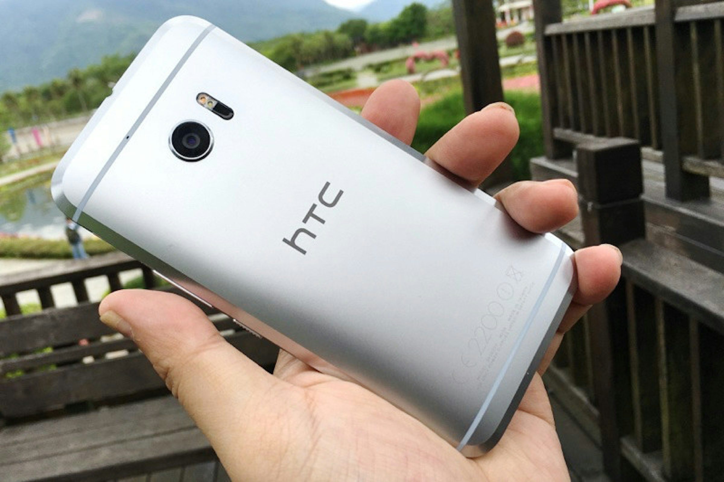 是HTC 10正式亮相 4/15上市、售價22900元起這篇文章的首圖