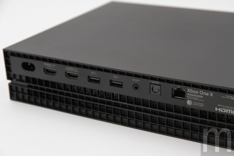 是開箱/預計在台推出、小巧機身塞入怪物效能的Xbox One X「黑潮版」這篇文章的第20圖