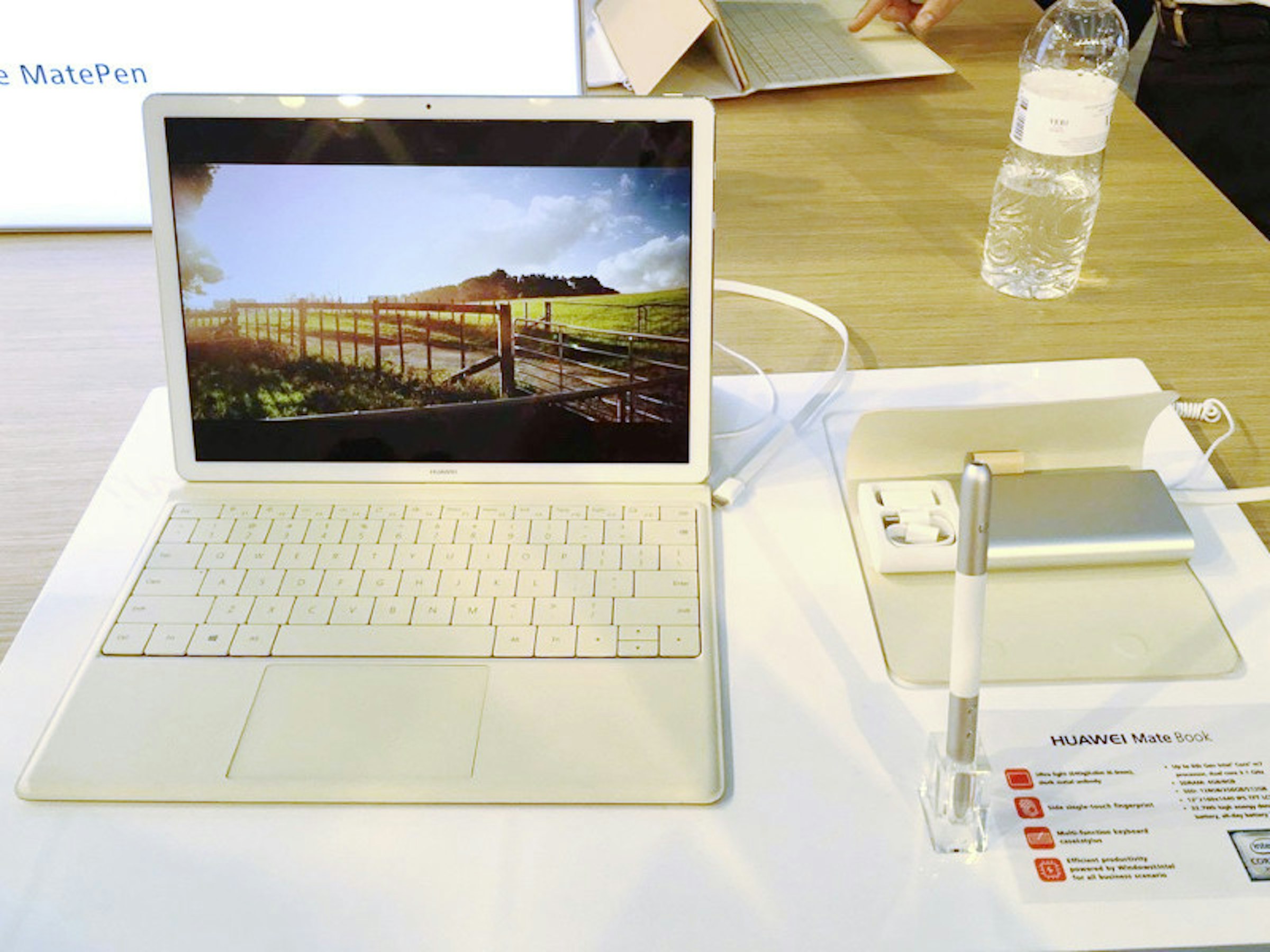 是華為2 in 1裝置MateBook 將於6月初開賣這篇文章的首圖