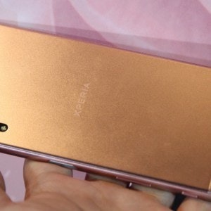 是藉粉色吸引女性消費族群 Xperia XZ山茶花配色動眼看的第26張圖