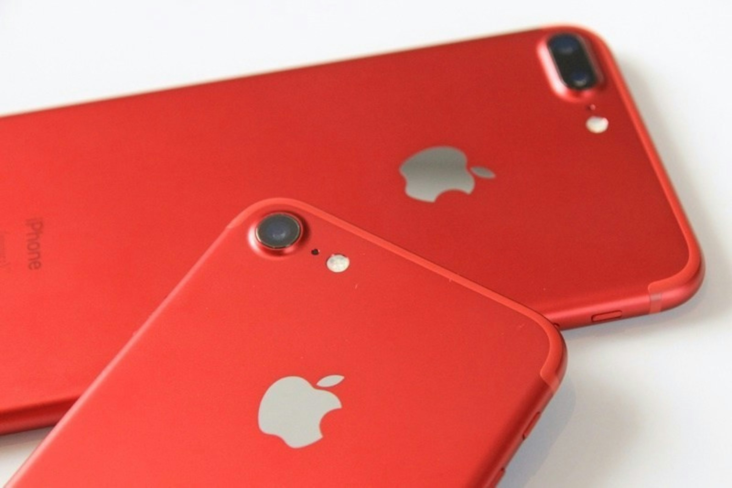 是紅色iPhone助力 蘋果營收約65%源自美國以外市場這篇文章的首圖