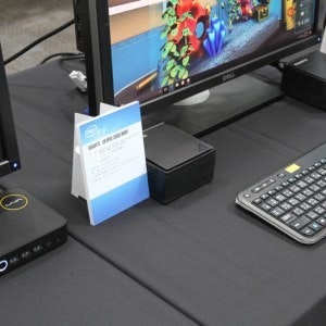 是Intel預告第七代Core i系列處理器桌機版明年初到來的第19張圖