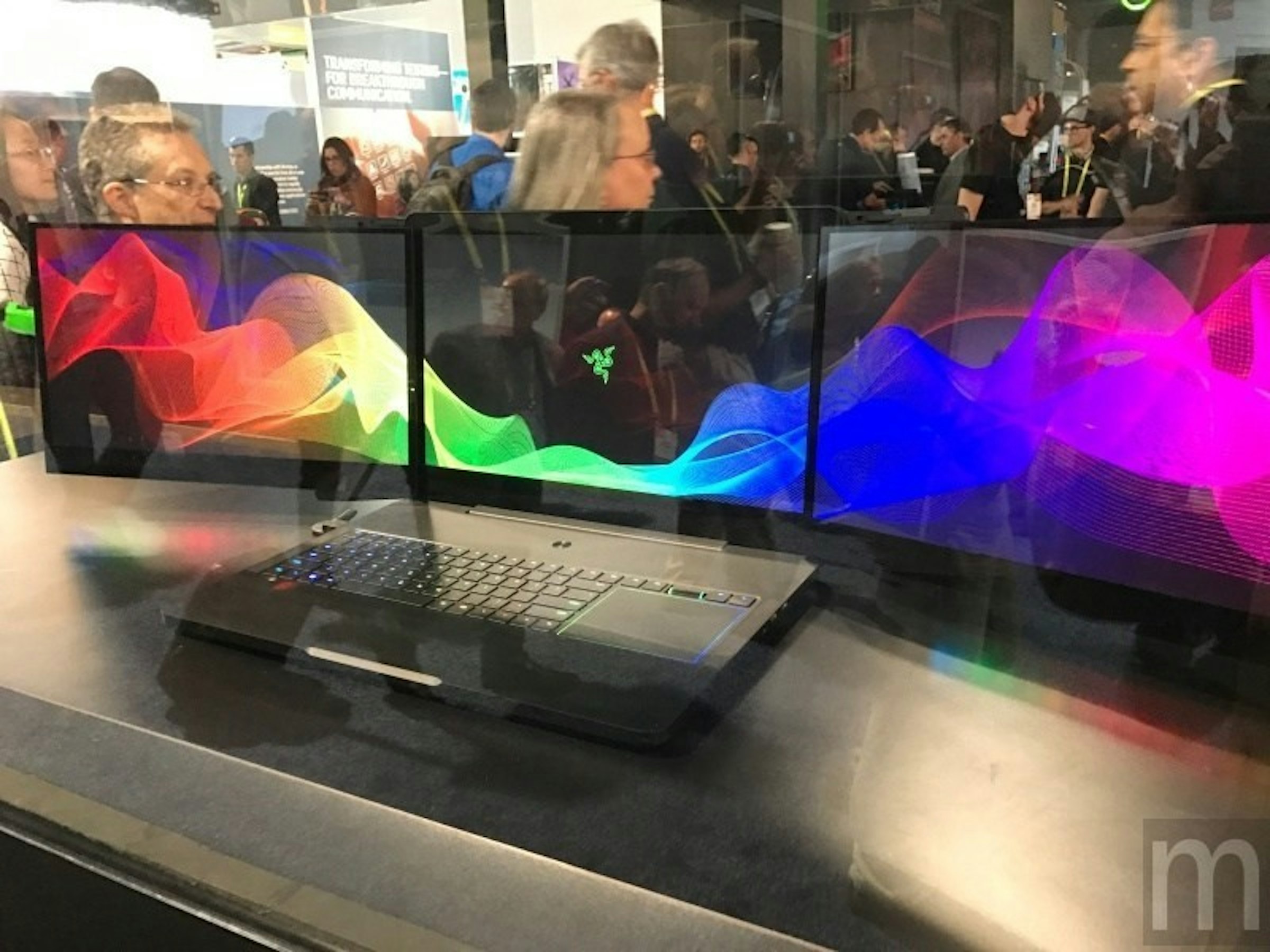 是Razer證實CES 2017遭竊原型機就是三螢幕概念筆電Project Valerie這篇文章的首圖