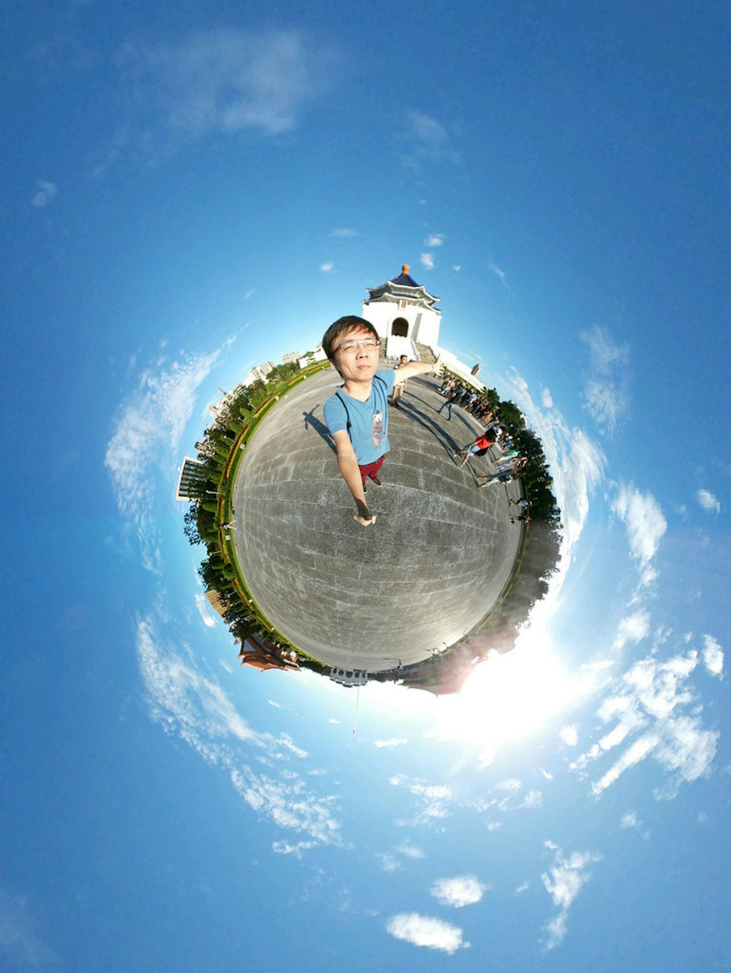 是前所未有的拍照體驗！走在未來的 4K 全方位 360 環景相機 Samsung Gear 360！這篇文章的首圖