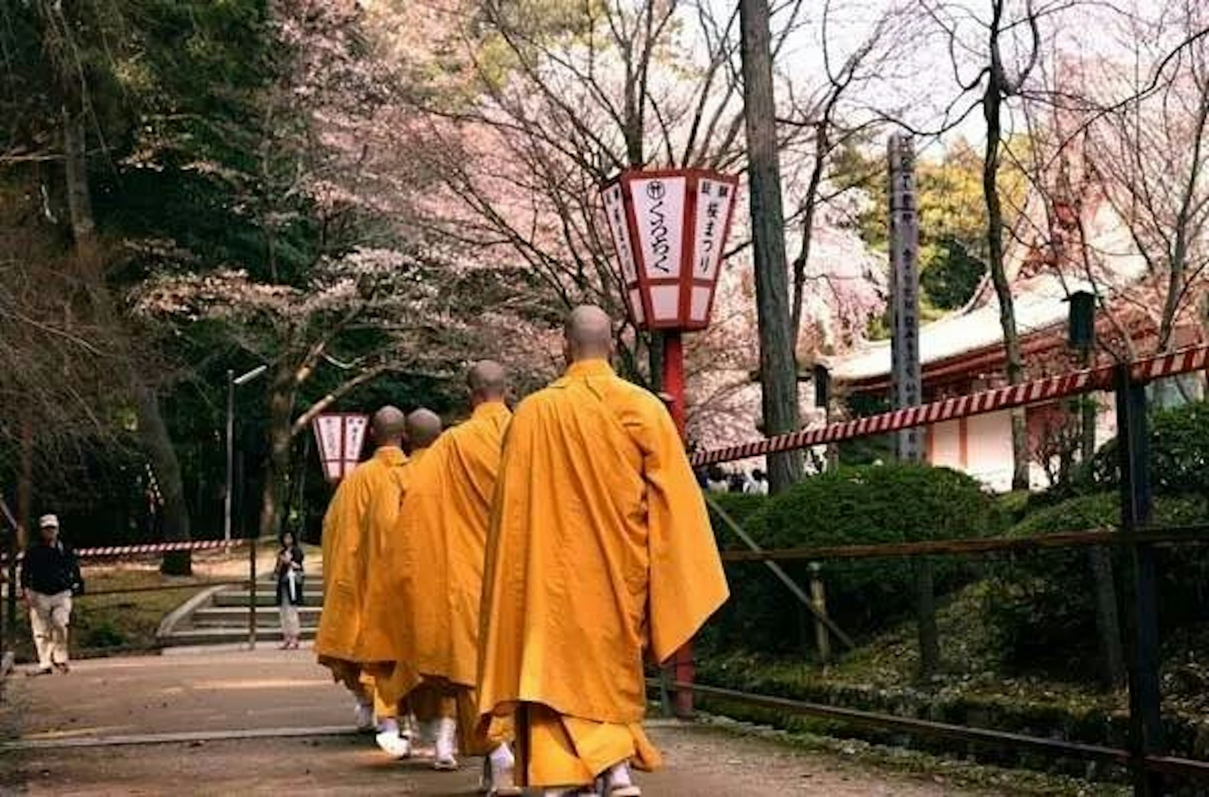 是無奇不有！你可上網到日本Amazon預約和尚上門做法事！這「僧侶送到府」服務看得小編也醉了！這篇文章的首圖