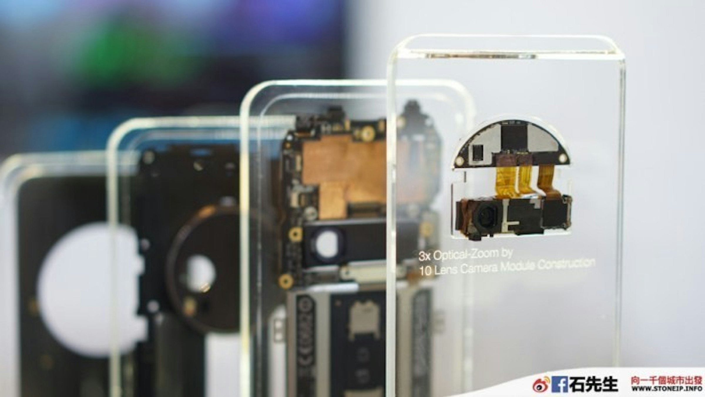 是ASUS Zenfone Zoom 內部解構，潛望鏡式變焦系統與元件展示這篇文章的首圖