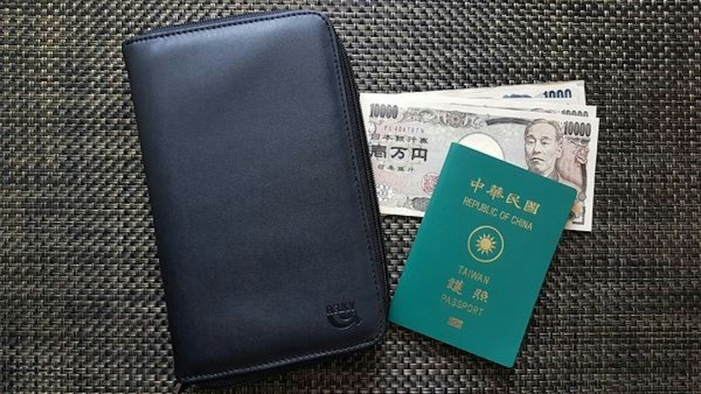是[分享] 出國旅行的多功能頂級護照夾 百思包Pass&Board這篇文章的首圖