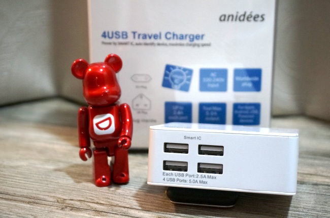 是一擋四！anidees 4 Port USB 充電器，一次可充4支手機、平板電腦、行動電源 (多國插頭)這篇文章的首圖