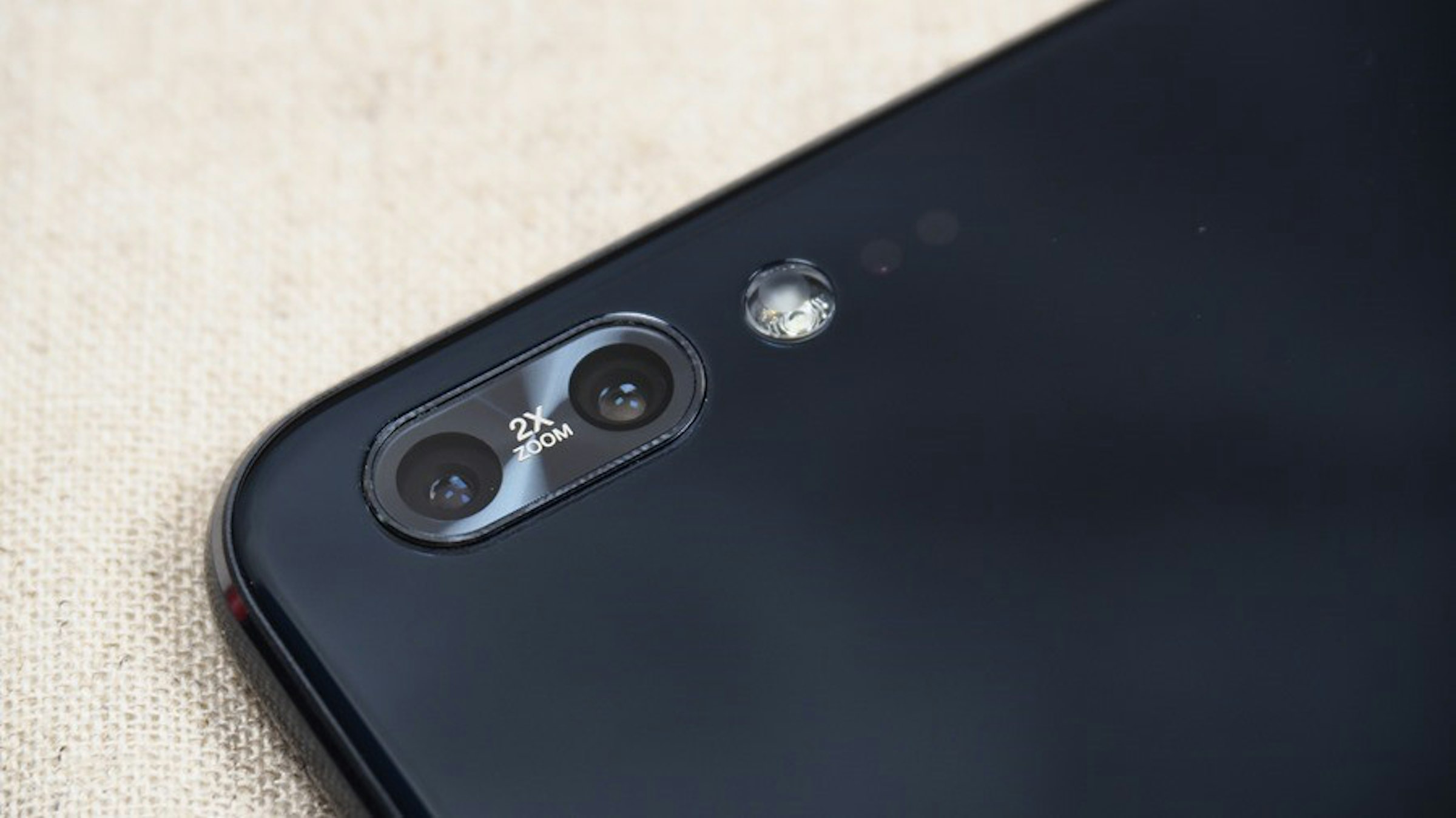 是Zenfone 4 Pro 詳細規格及相機技術說明這篇文章的首圖