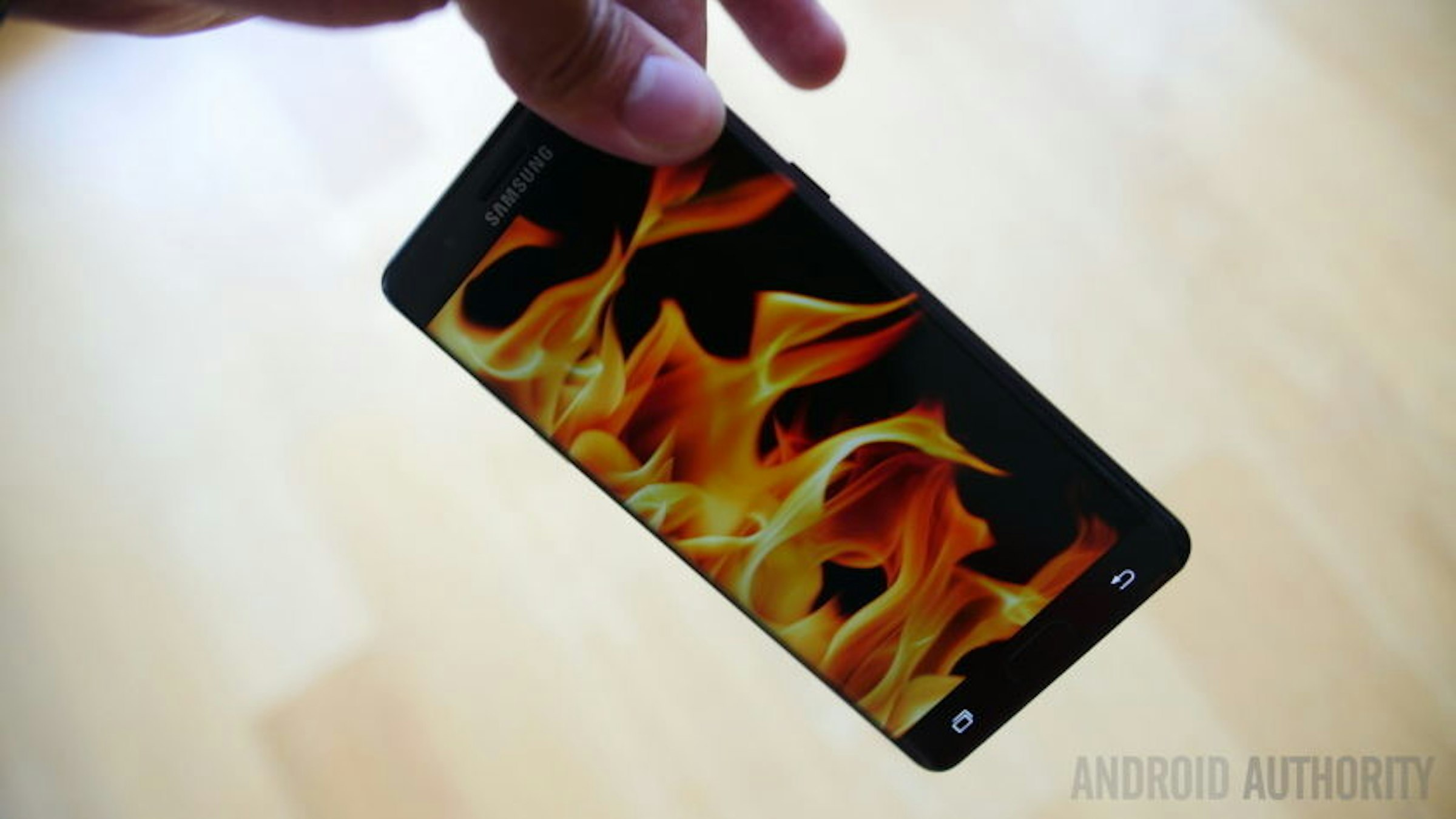 是最新最全的Samsung Galaxy Note 7「電池爆炸門」消息匯總：Samsung正為Note 7打上S標誌！這篇文章的首圖