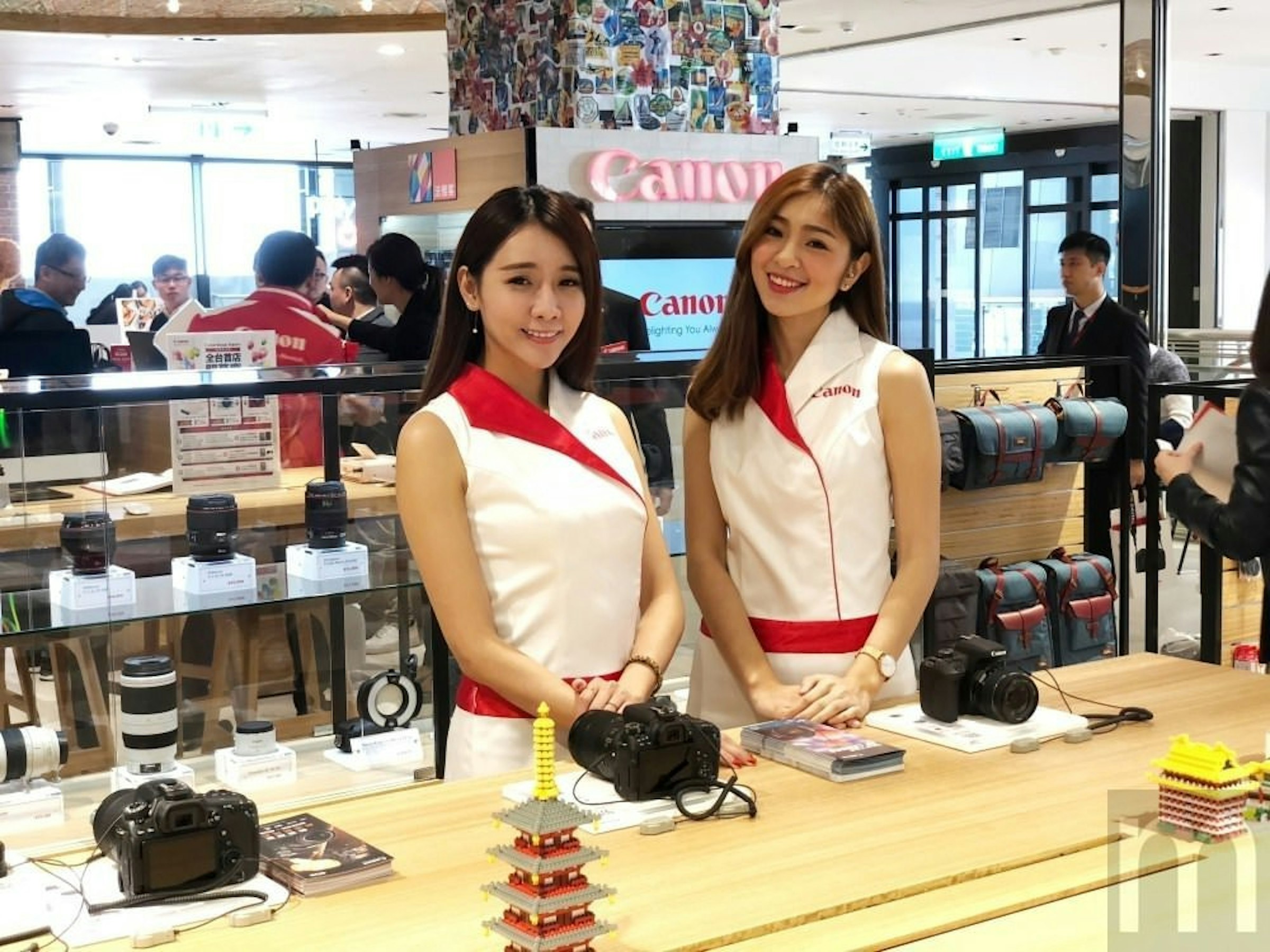 是台灣首間Canon Image Square形象概念店 拉近與消費者溝通距離這篇文章的首圖