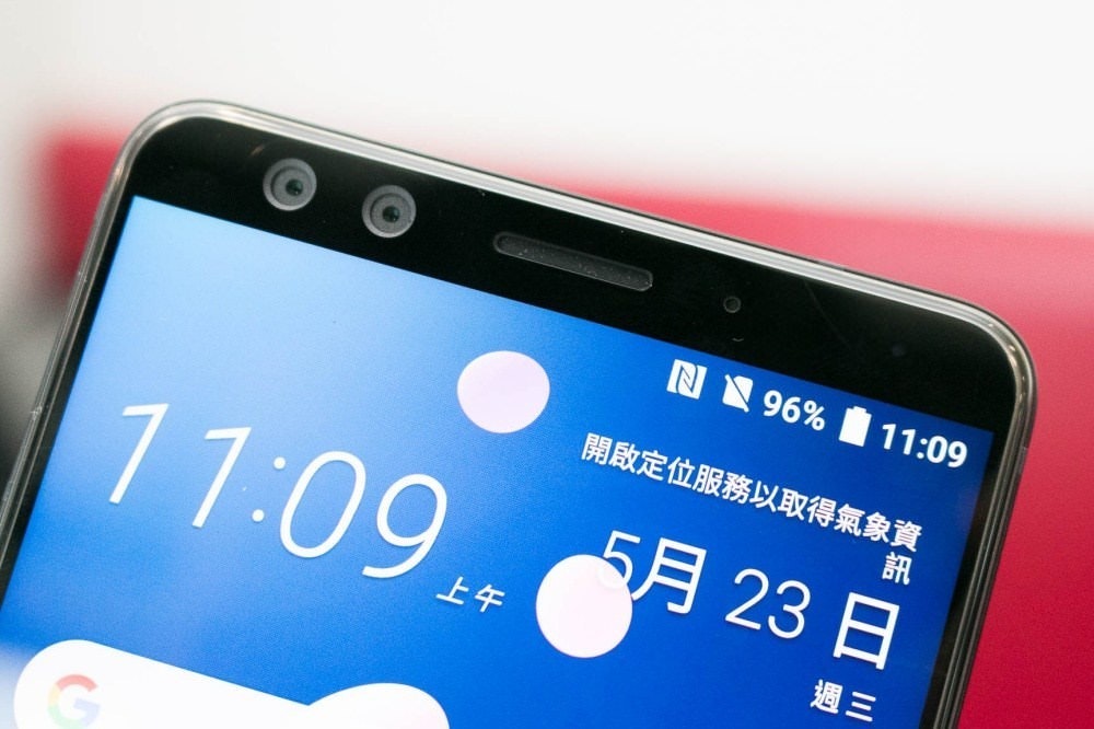 是動眼看/換上前後雙鏡頭、螢幕顯示佔比更高的HTC U12+的第7張圖
