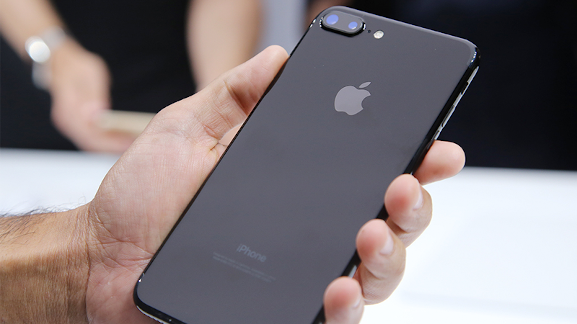是曜石黑iPhone 7 Plus多好看？高清圖集看這裡！這篇文章的首圖