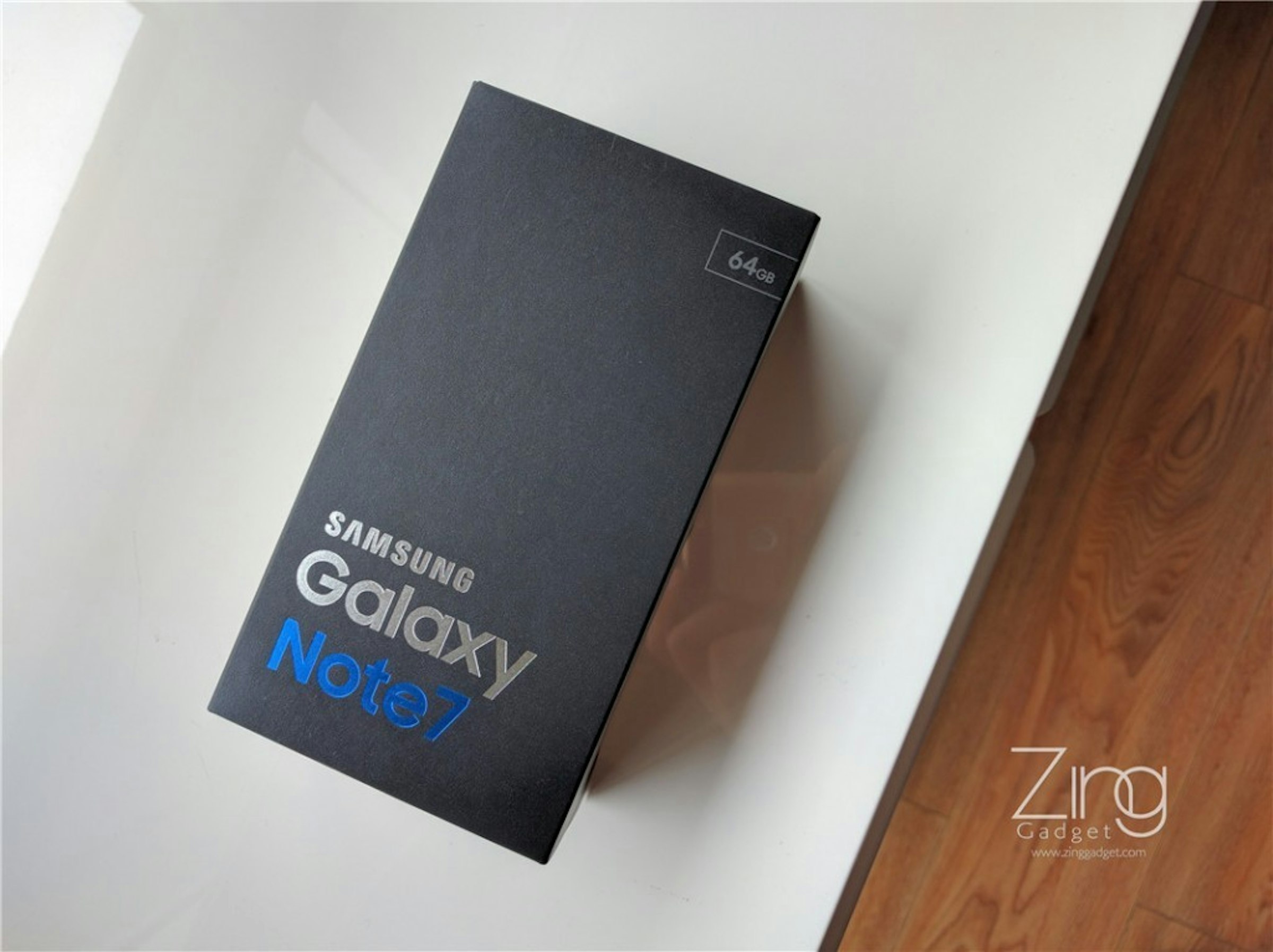 是【開箱】三星Galaxy Note 7動手玩！3D曲面設計、防水防塵，手感超爽der~！這篇文章的首圖