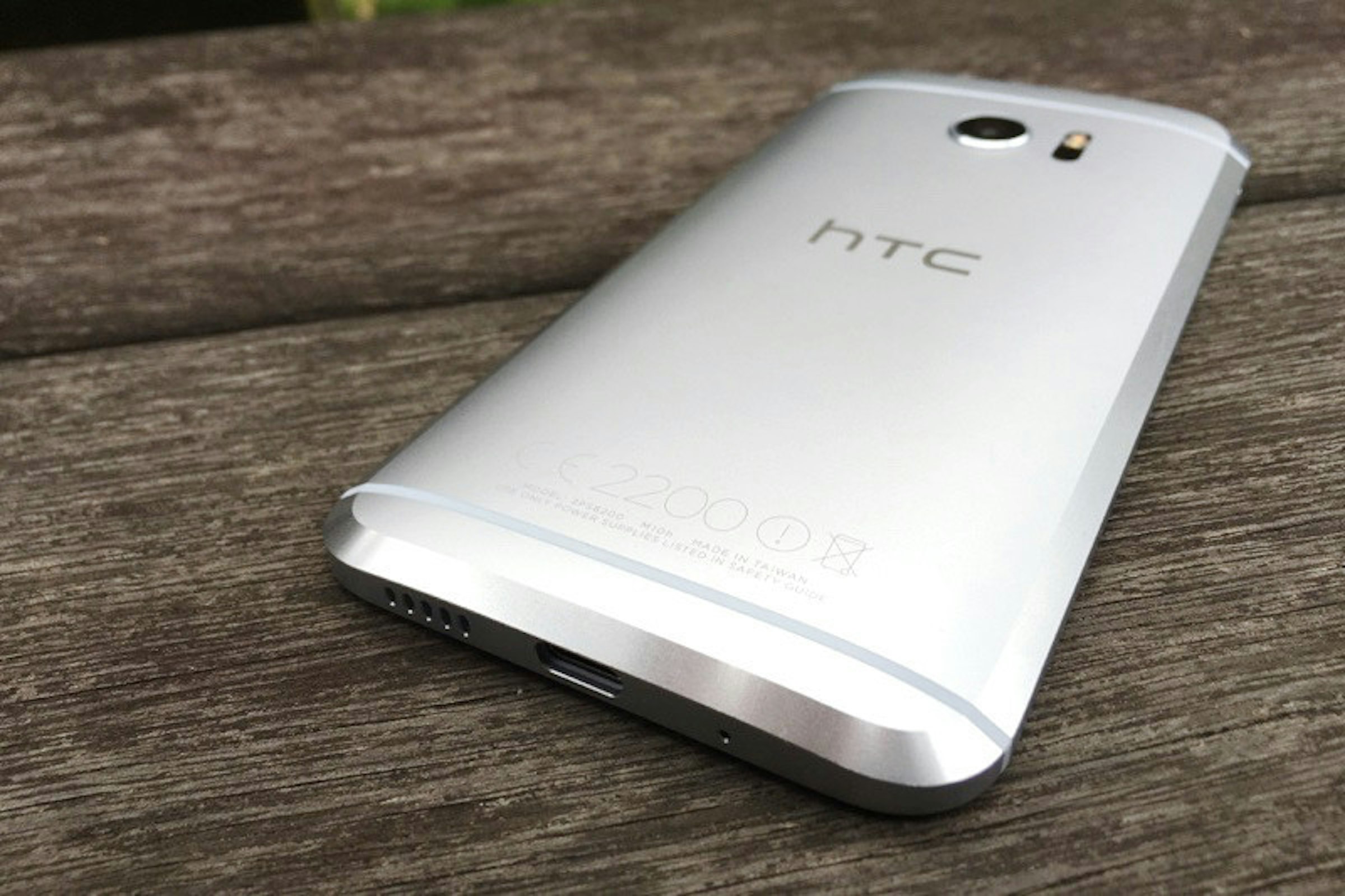 是銷量不佳 美國電信業者不再以資費方案銷售HTC 10這篇文章的首圖