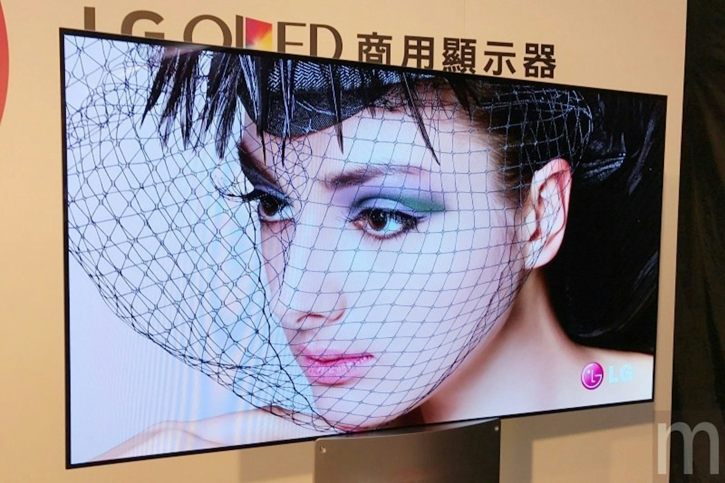 是LG新款OLED商用顯示器登台 正反雙面都能呈現鮮豔影像這篇文章的首圖