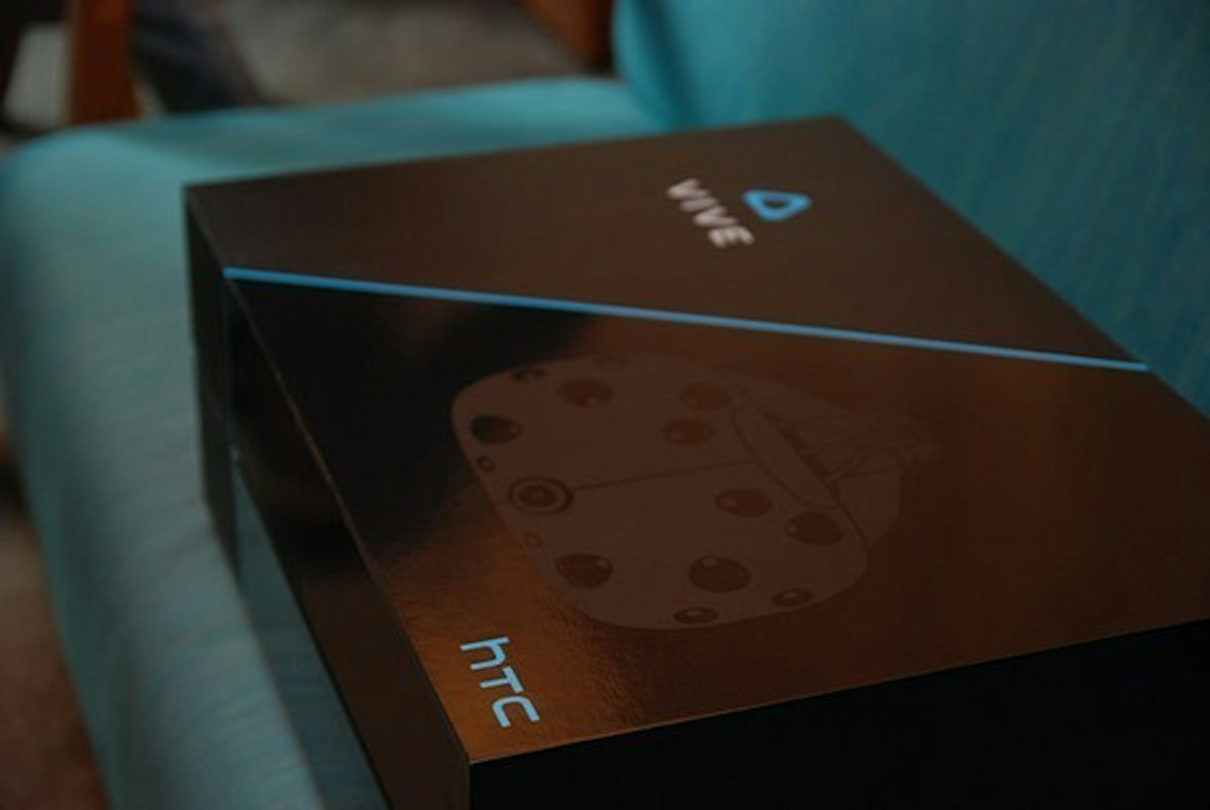 是台灣 HTC VIVE 市售版開箱！各裝置細節深入說明這篇文章的首圖
