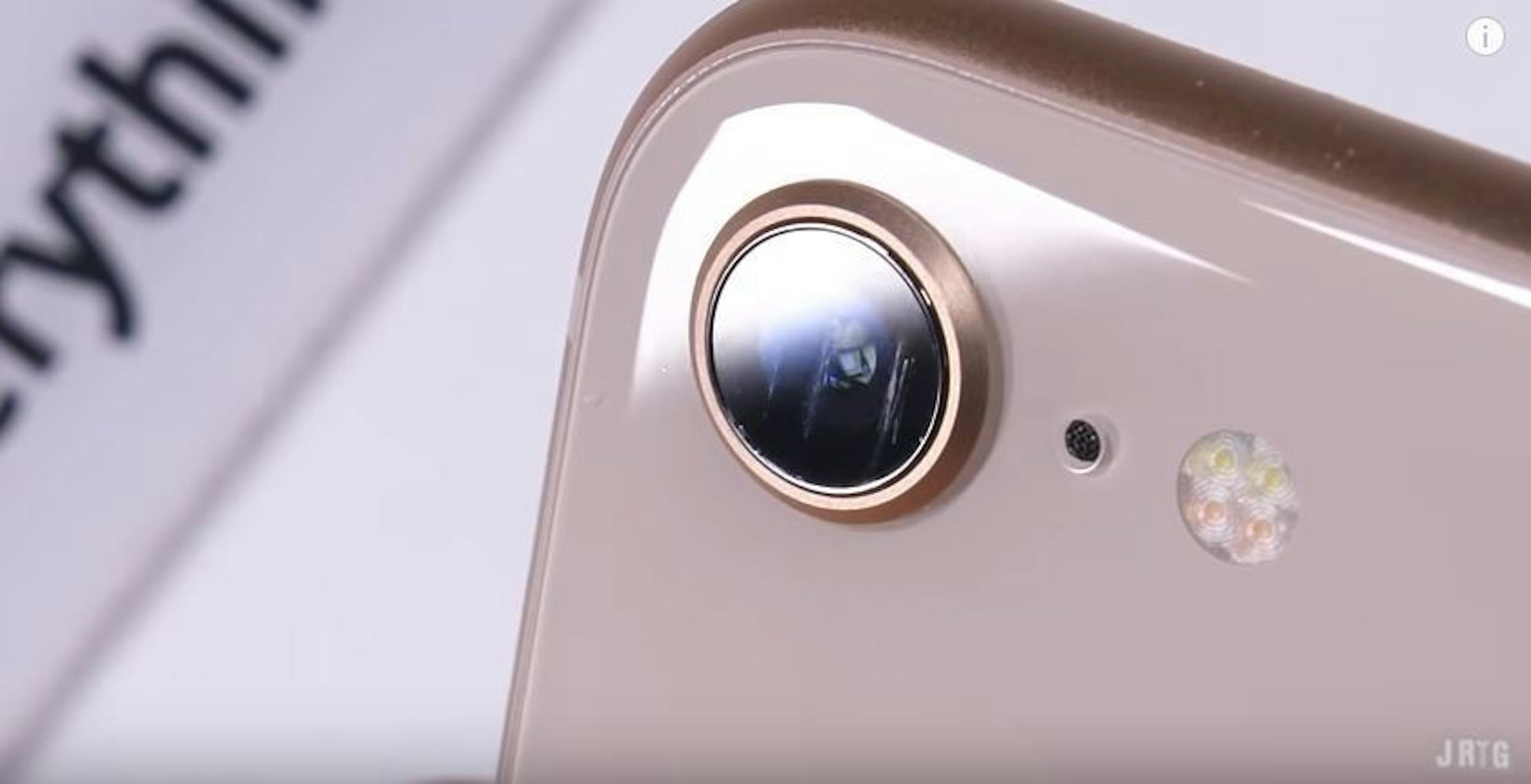 是耐用性比前代變好多了！YouTuber超殘酷測試iPhone 8：很硬，無法掰彎！這篇文章的首圖