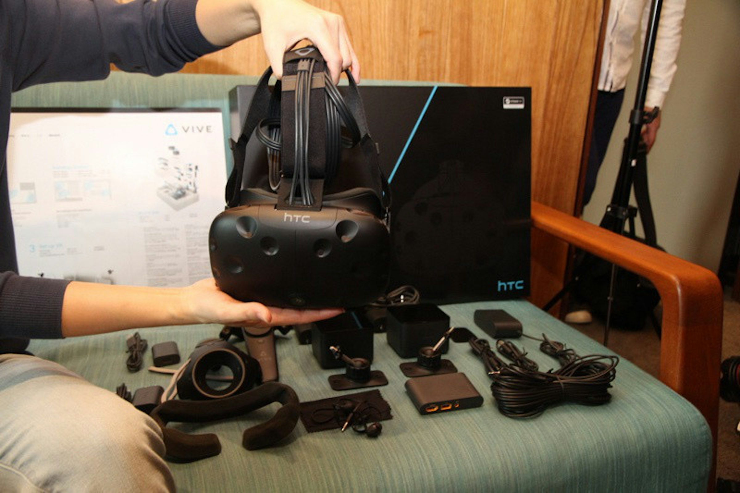 是HTC VIVE市售版開箱 架設時間至少半小時這篇文章的首圖