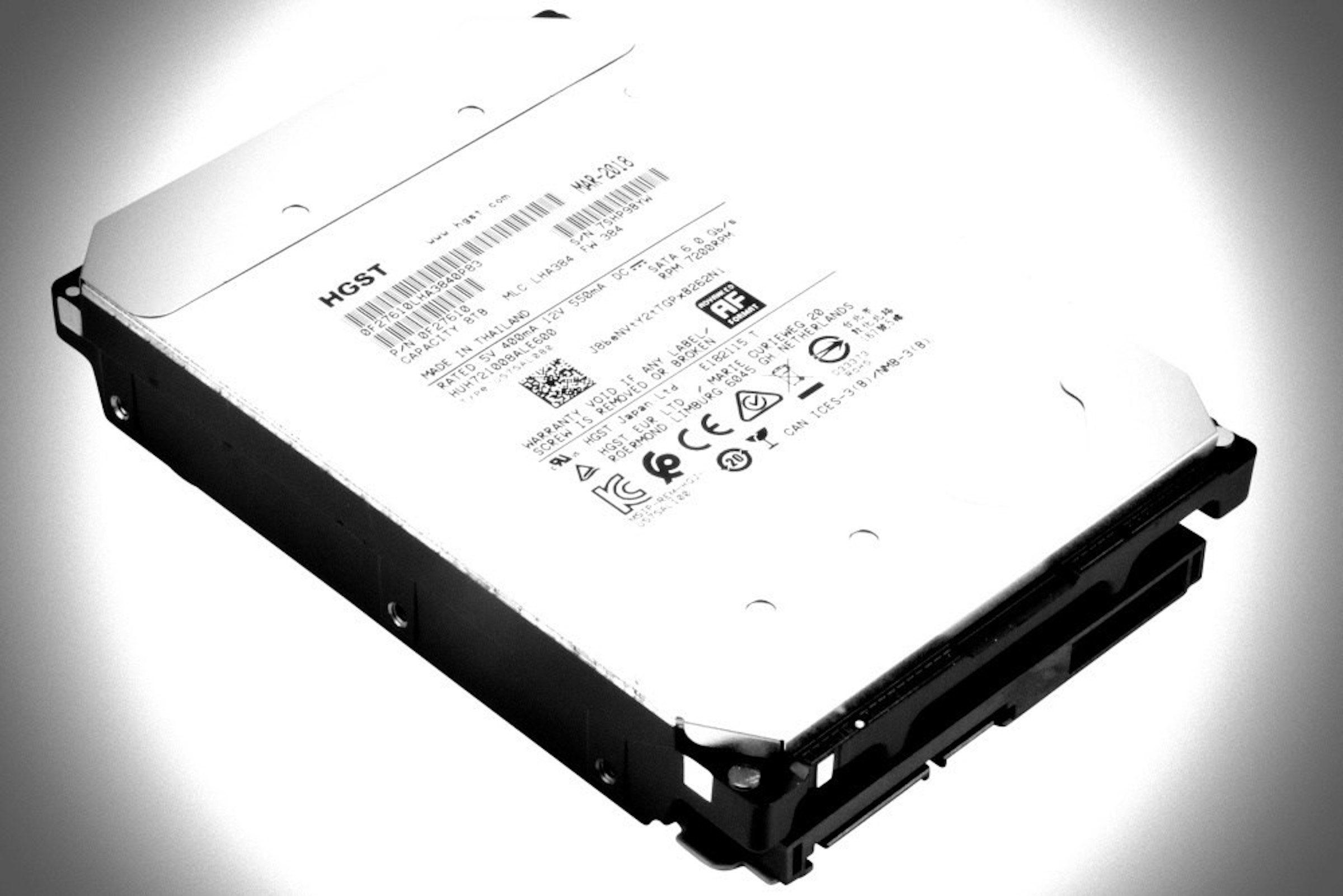 是Western Digital調整旗下儲存品牌 從Hitachi手中取得的HGST終於步入歷史這篇文章的首圖