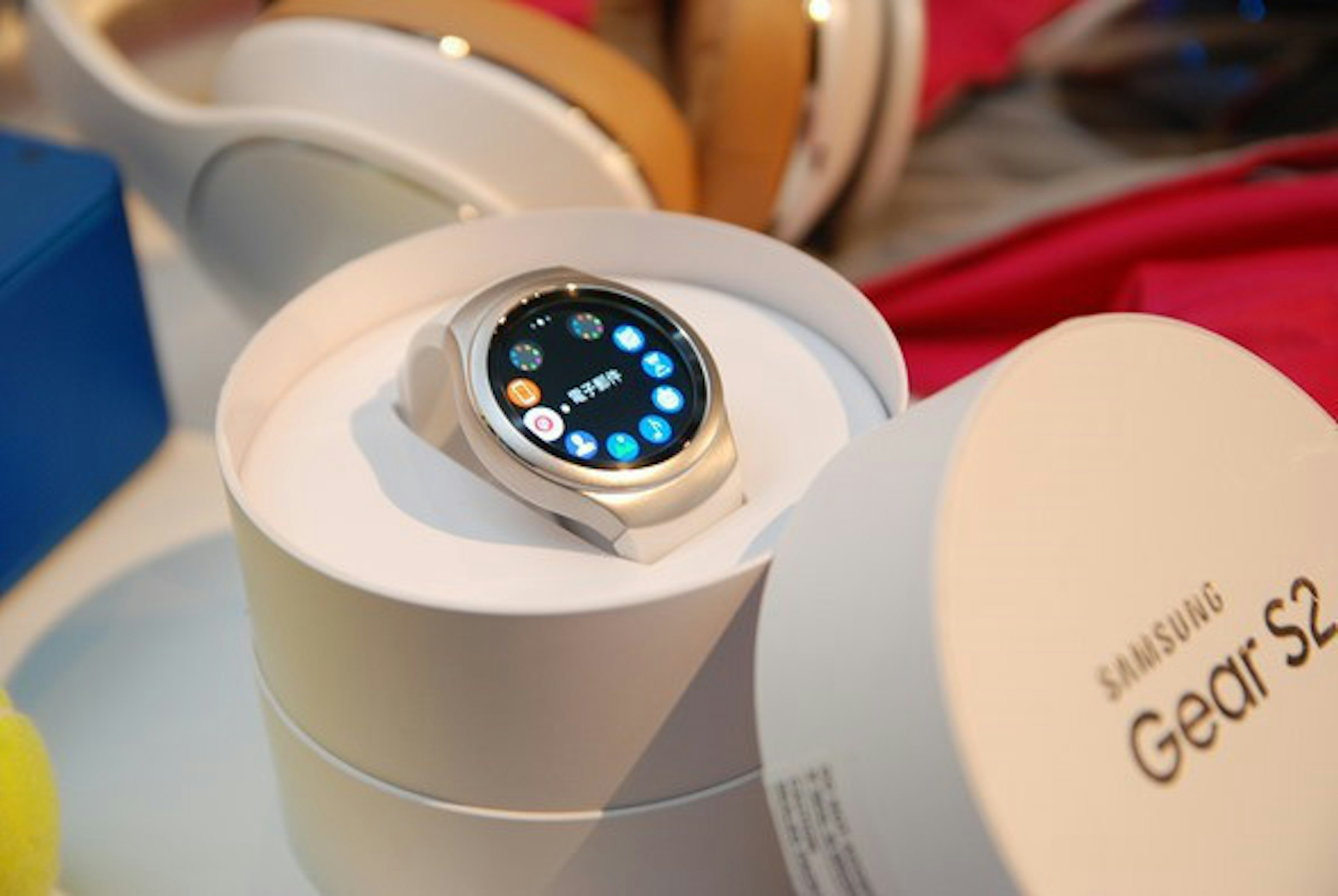 是Samsung Gear S2 智慧手錶在台發表，圓形錶身打造經典美感這篇文章的首圖