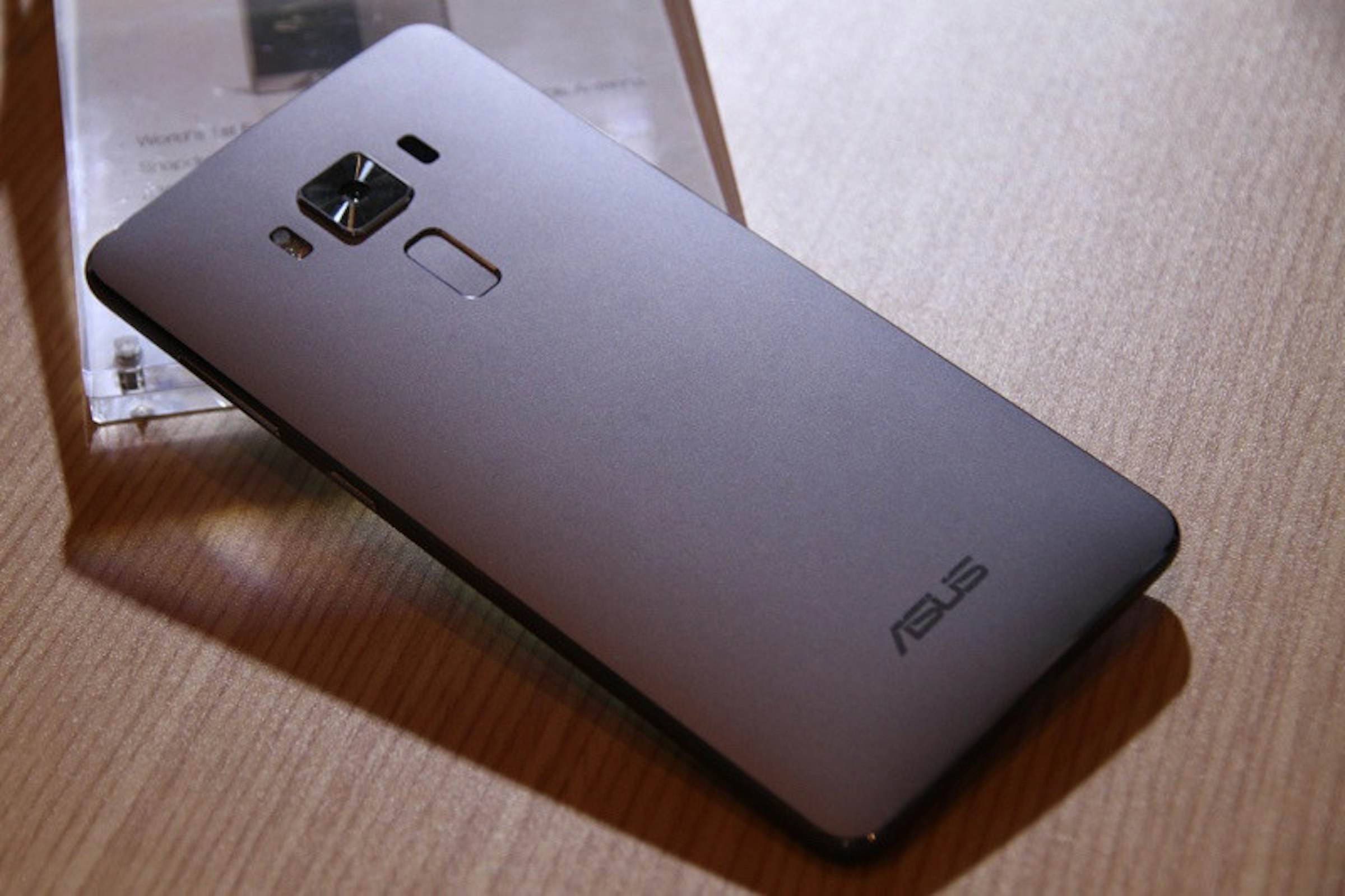 是ZenFone 3 Deluxe確定9月上市 ZenFone 3系列機種跟進升級這篇文章的首圖