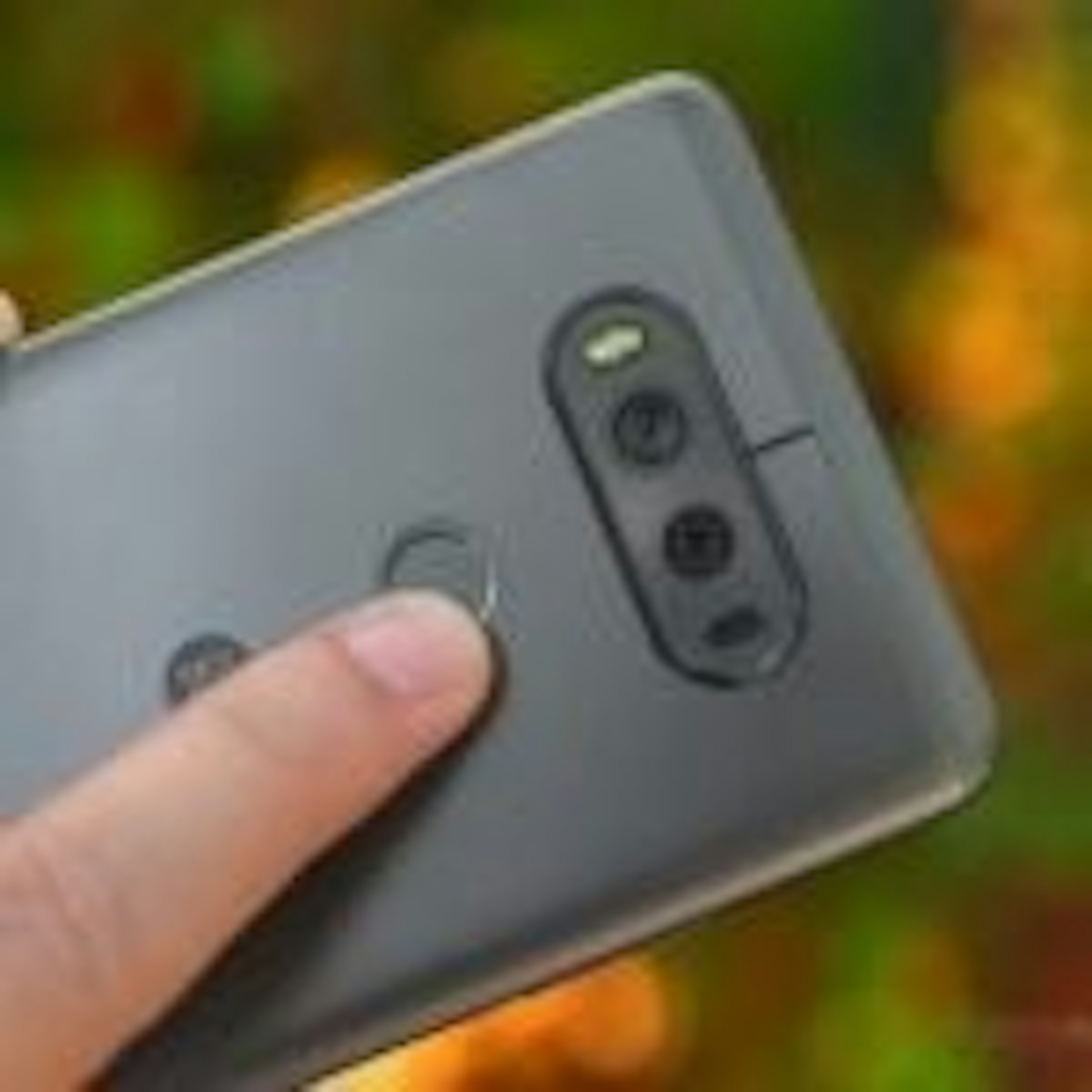 是攻擊同鄉? LG V30最新預告疑暗串Samsung手機這篇文章的首圖