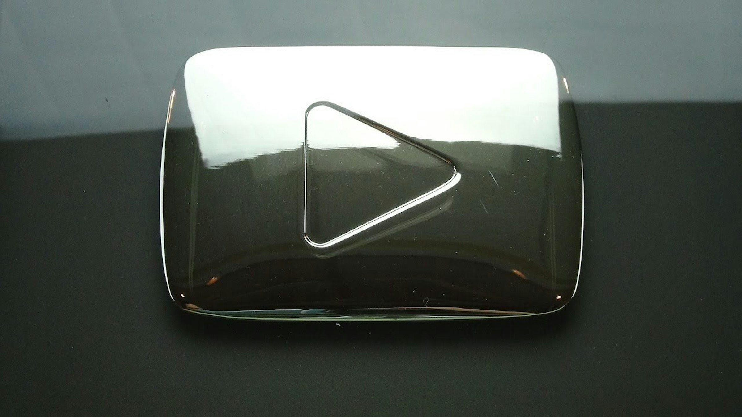 是Maxis橫掃3獎再奪2016年度最佳廣告大獎，成為首屆YouTube馬來西亞Ads Awards 2016大贏家！這篇文章的首圖