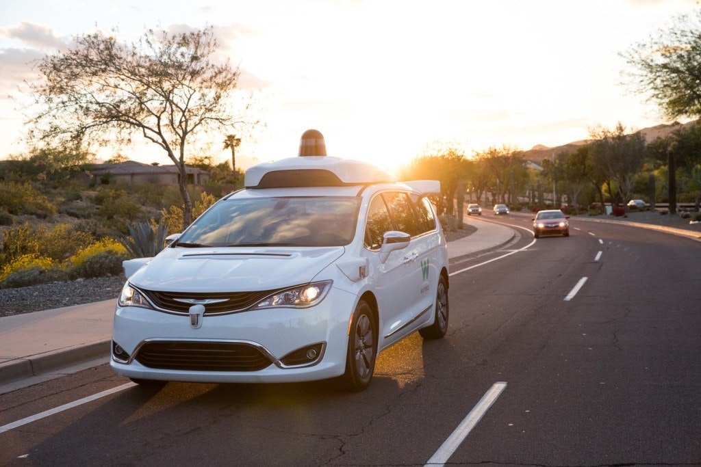 是Waymo與亞利桑那州業者合作 開始將自動駕駛導入服務應用這篇文章的首圖