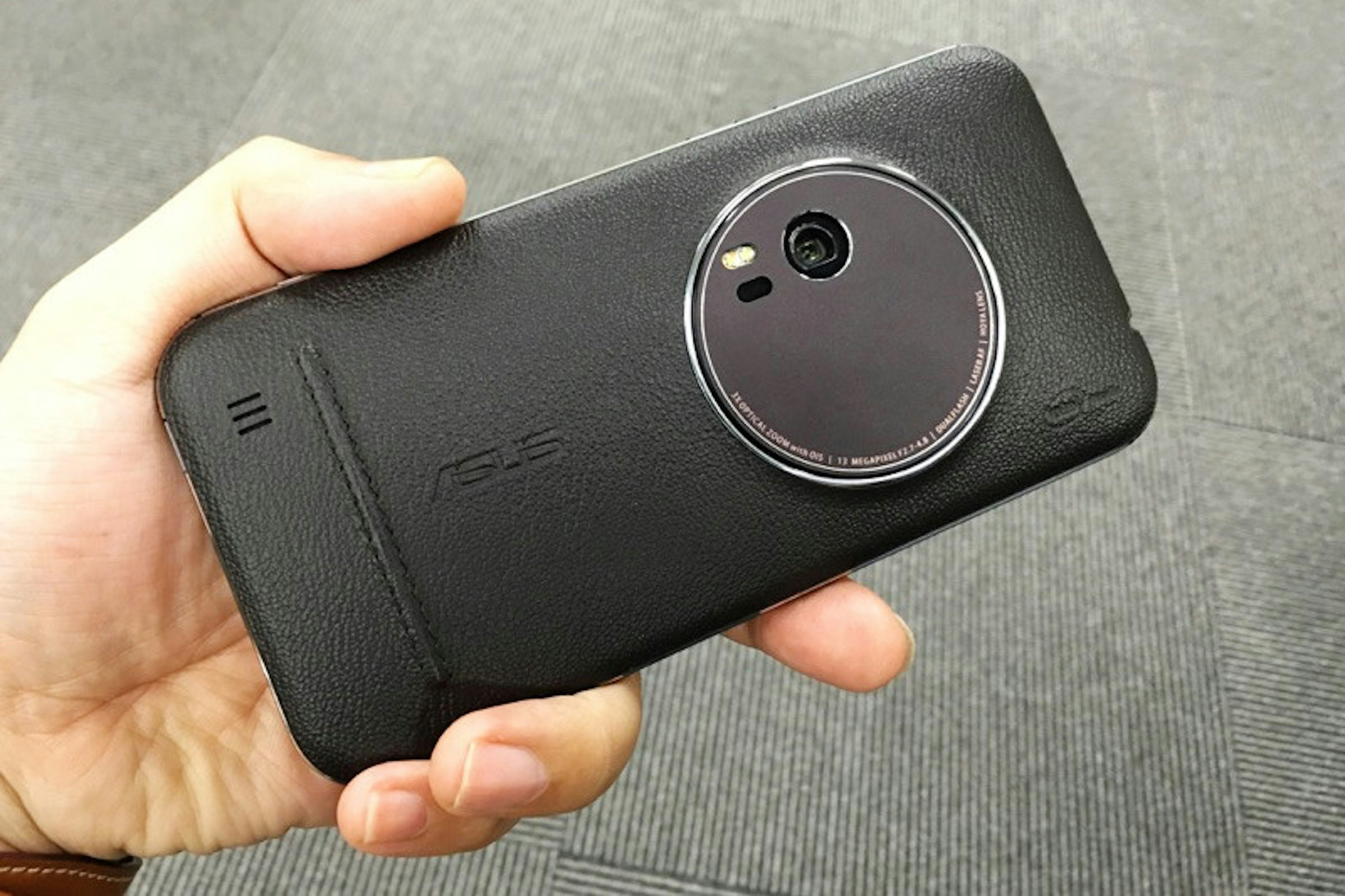 是ZenFone Zoom簡單玩 3倍光學變焦不影響厚度這篇文章的首圖
