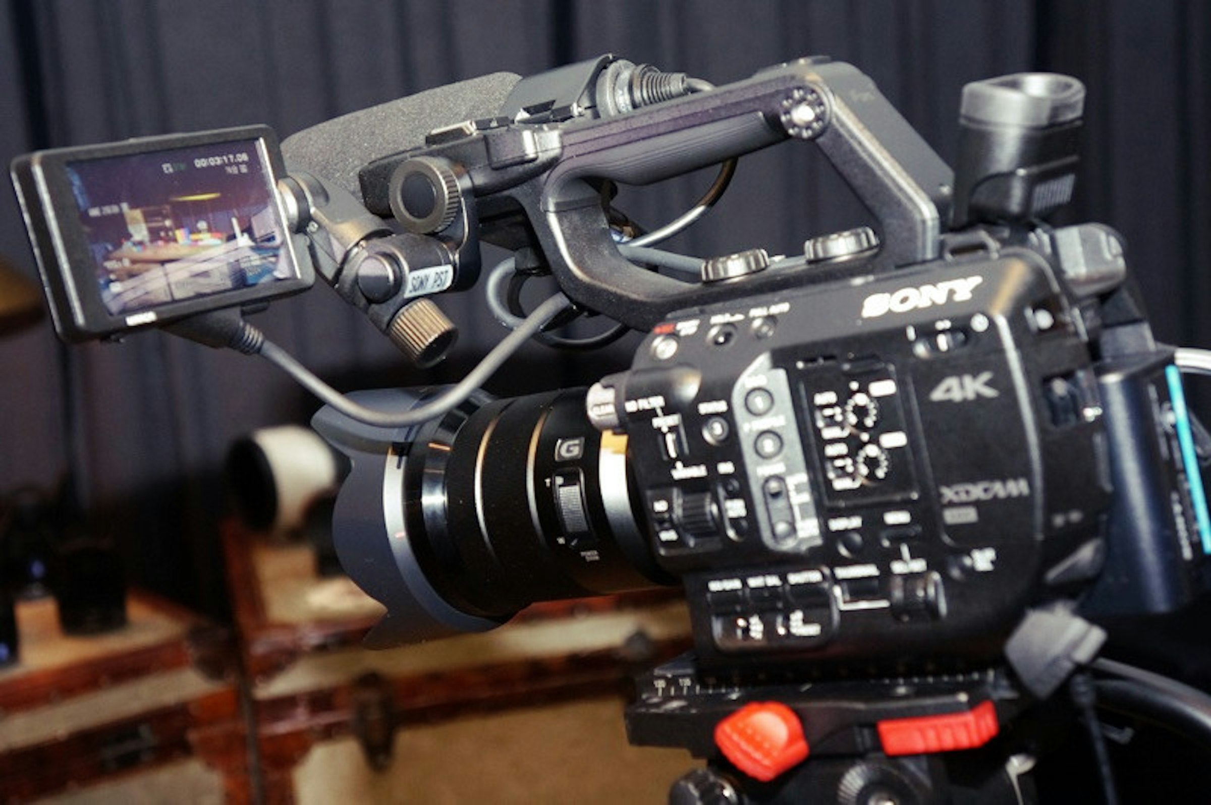 是Sony新電影級專業4K攝影機 僅0.8公斤重這篇文章的首圖