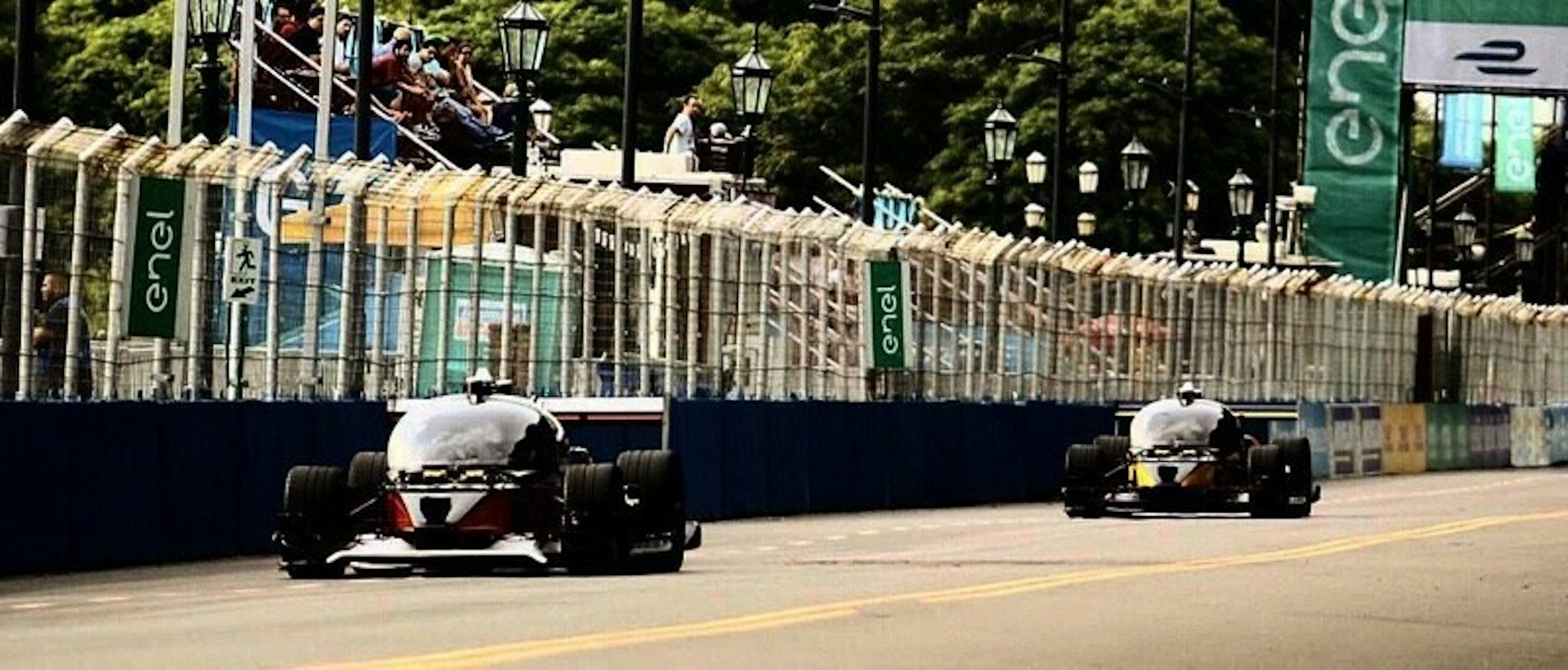 是首場Roborace無人駕駛賽車以車禍收尾…這篇文章的首圖