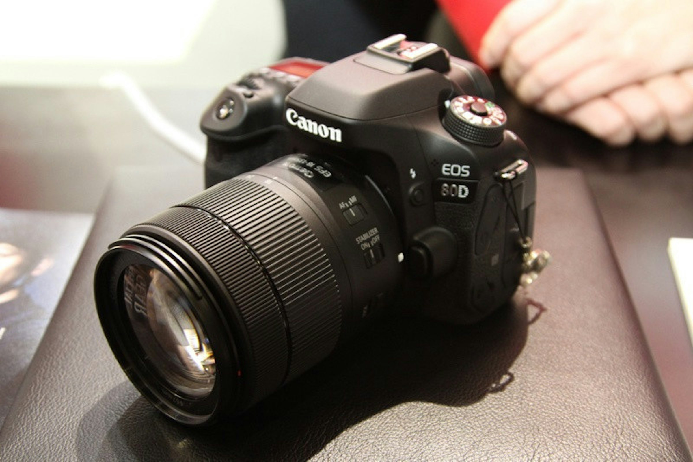 是Canon中階單眼 EOS 80D登台、3/25上市這篇文章的首圖