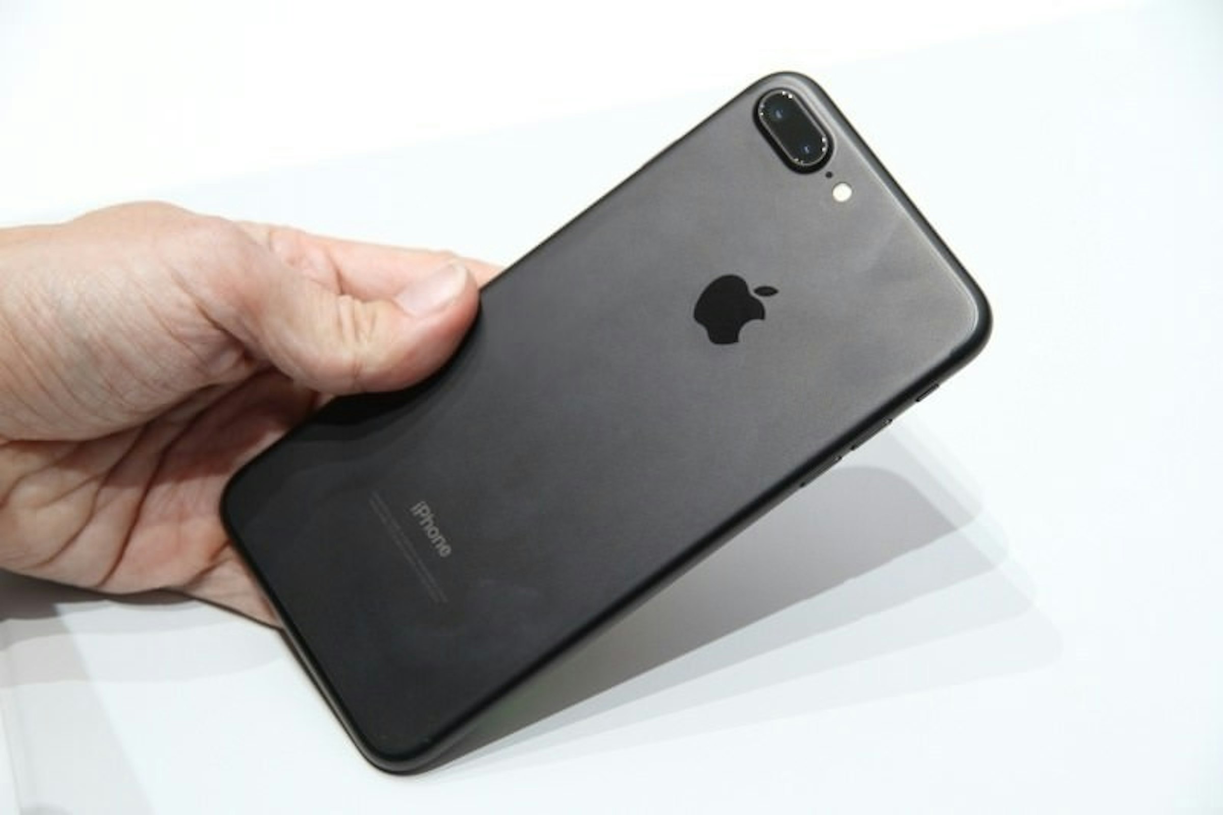 是蘋果將針對部分麥克風異常的iPhone 7系列提供維修服務的第1張圖