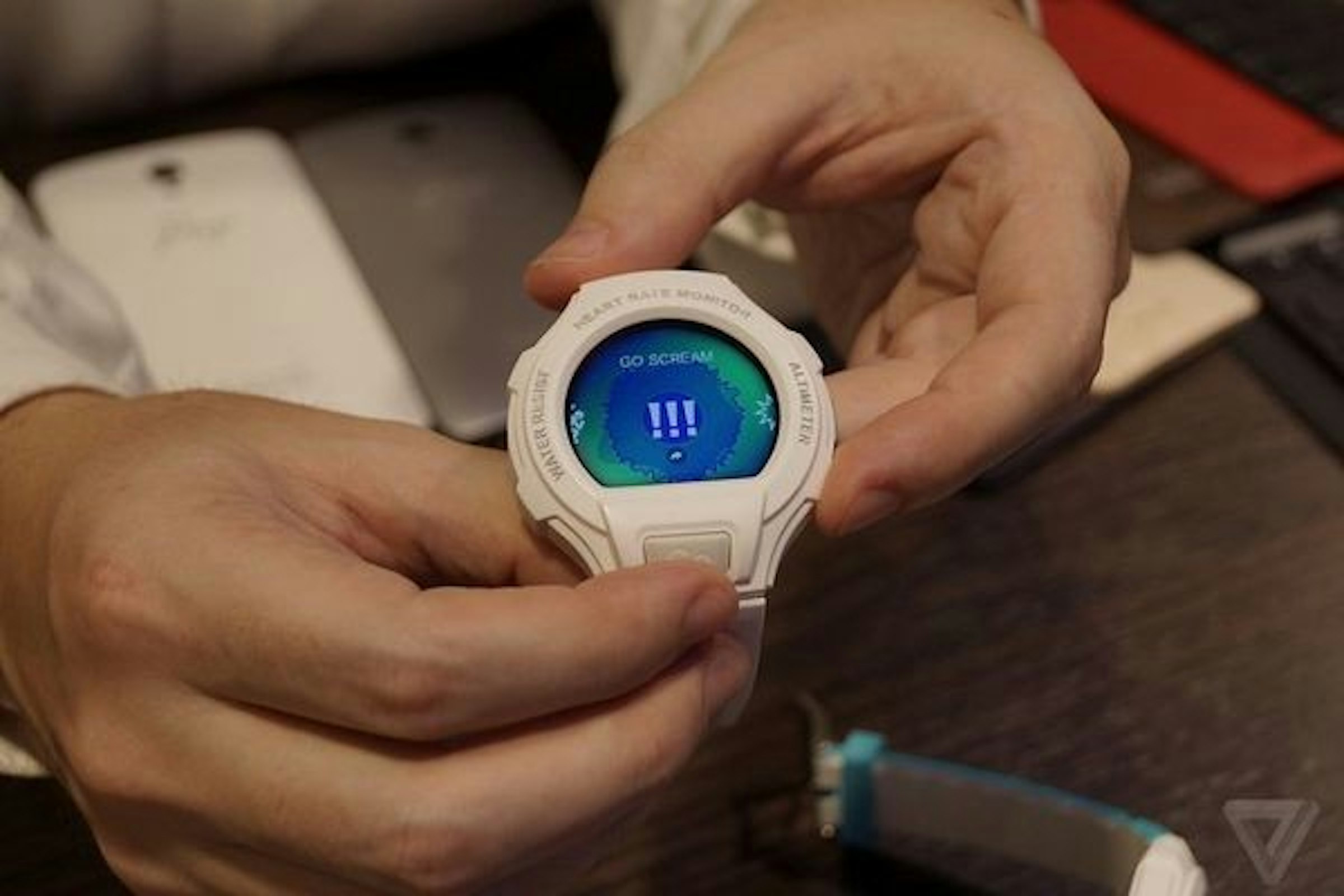 是Alcatel推出三防智能手錶Go Watch！咦，怎麼那麼像G-Shock？！這篇文章的首圖