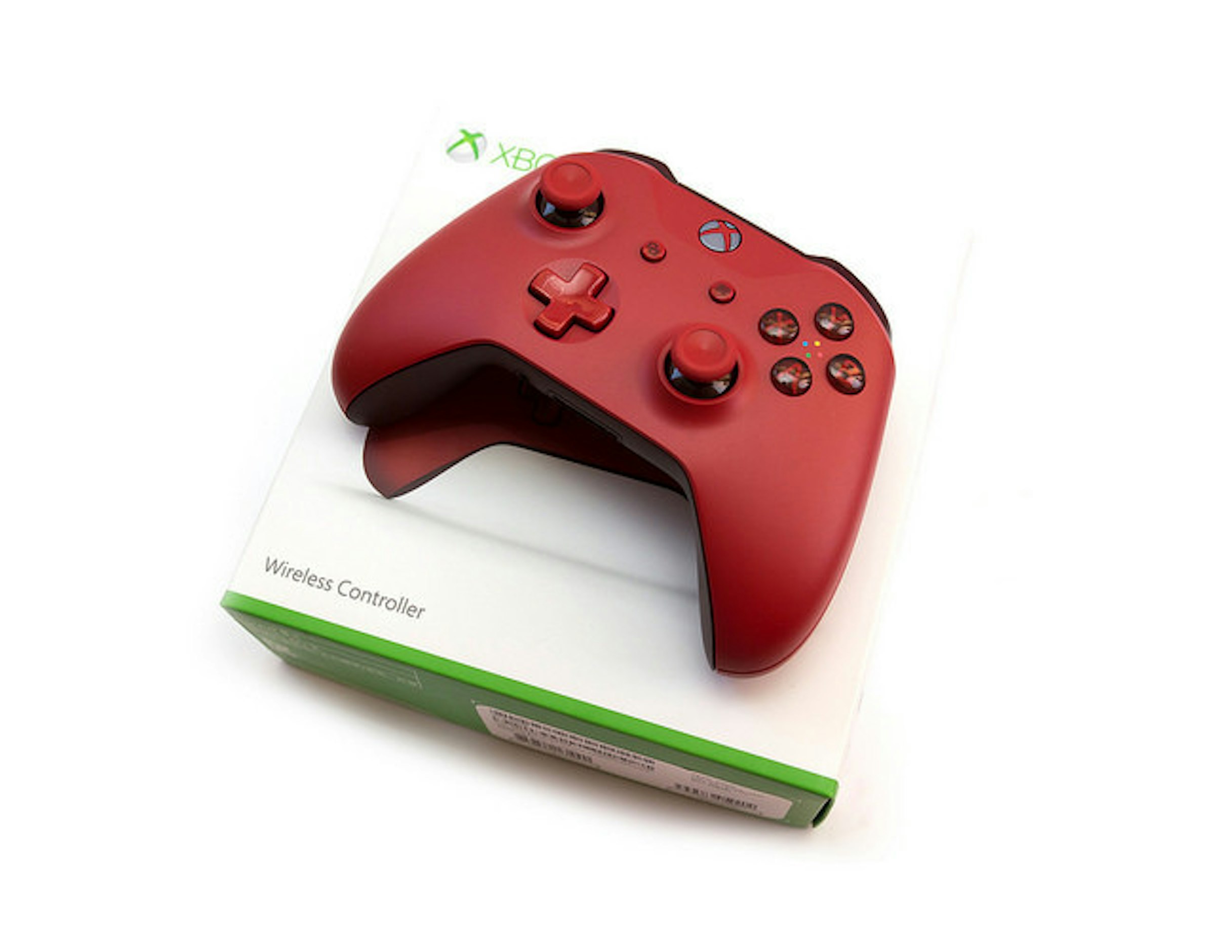 是最強手把出現了嗎？！電腦手機都可以用的 Xbox One 藍牙紅色無線控制器這篇文章的首圖