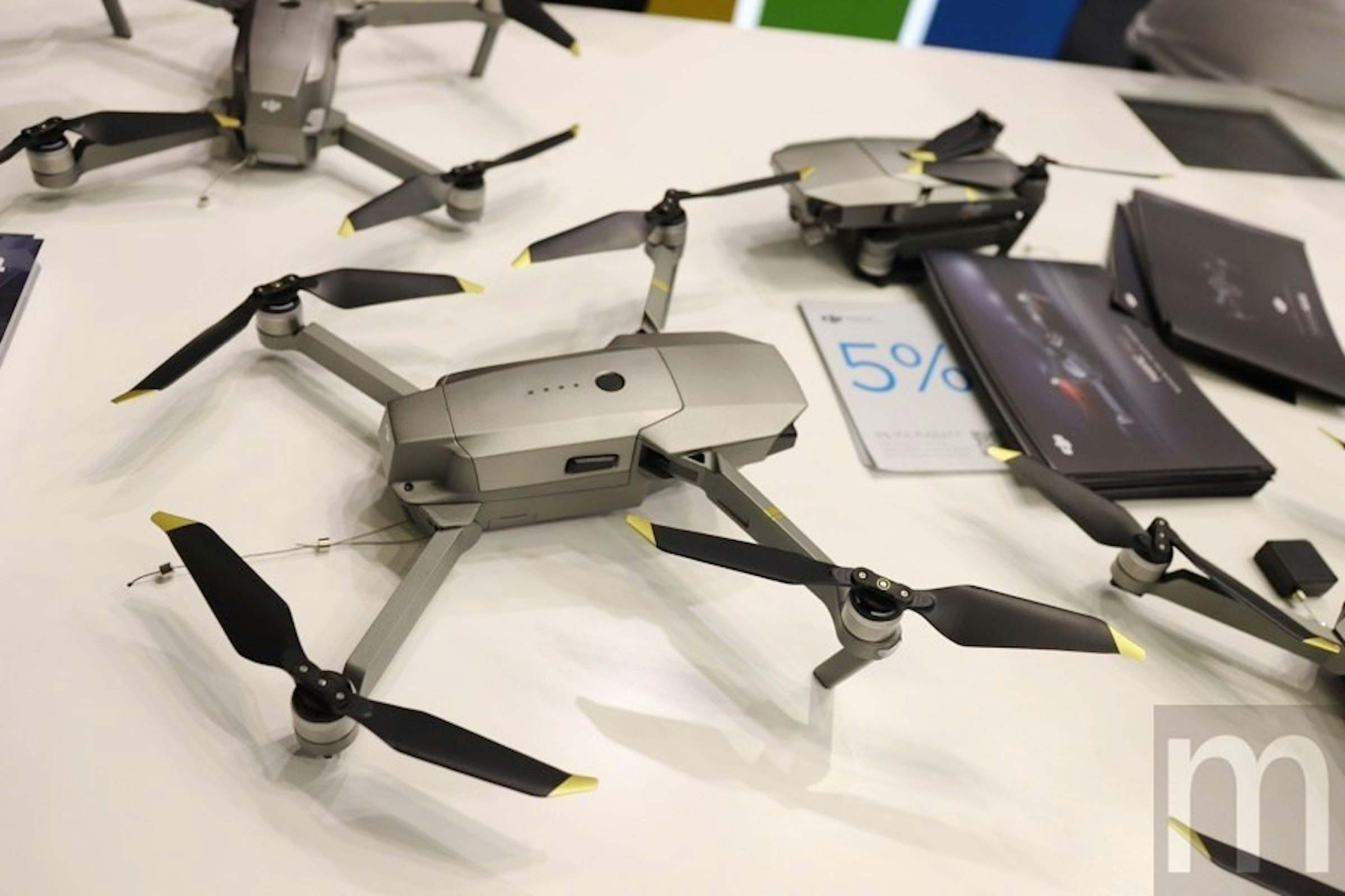 是Mavic Pro鉑金版帶來更持久飛行續航力 Phantom 4 Pro暗夜版同台亮相這篇文章的首圖