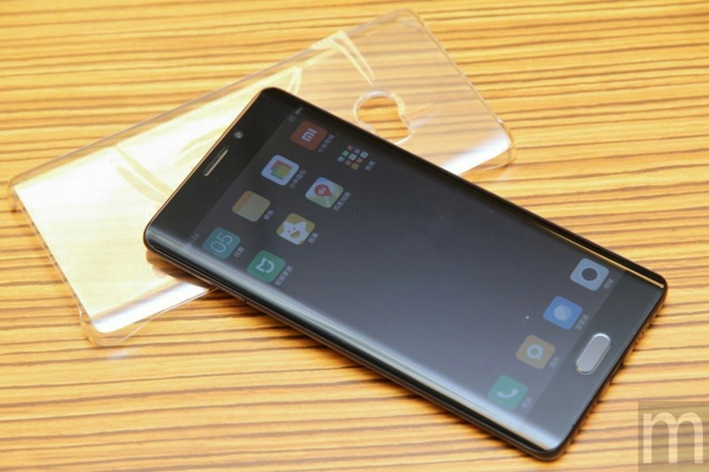 是小米Note 2動眼看 外觀神似Galaxy Note 7，但仍有些差異這篇文章的首圖