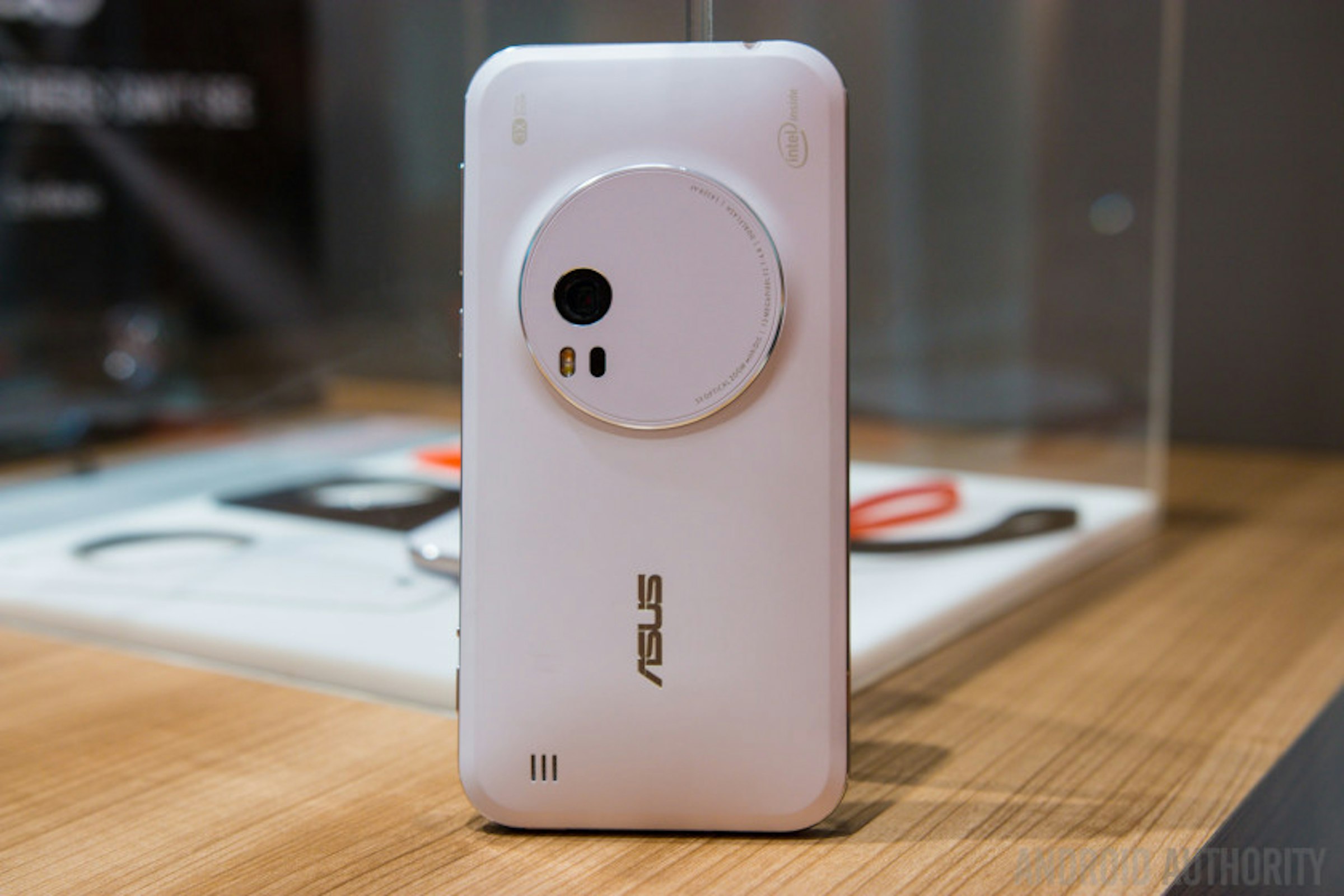 是終於來了！ Asus ZenFone Zoom在1月13日于本地發布，售價讓人期待！這篇文章的首圖