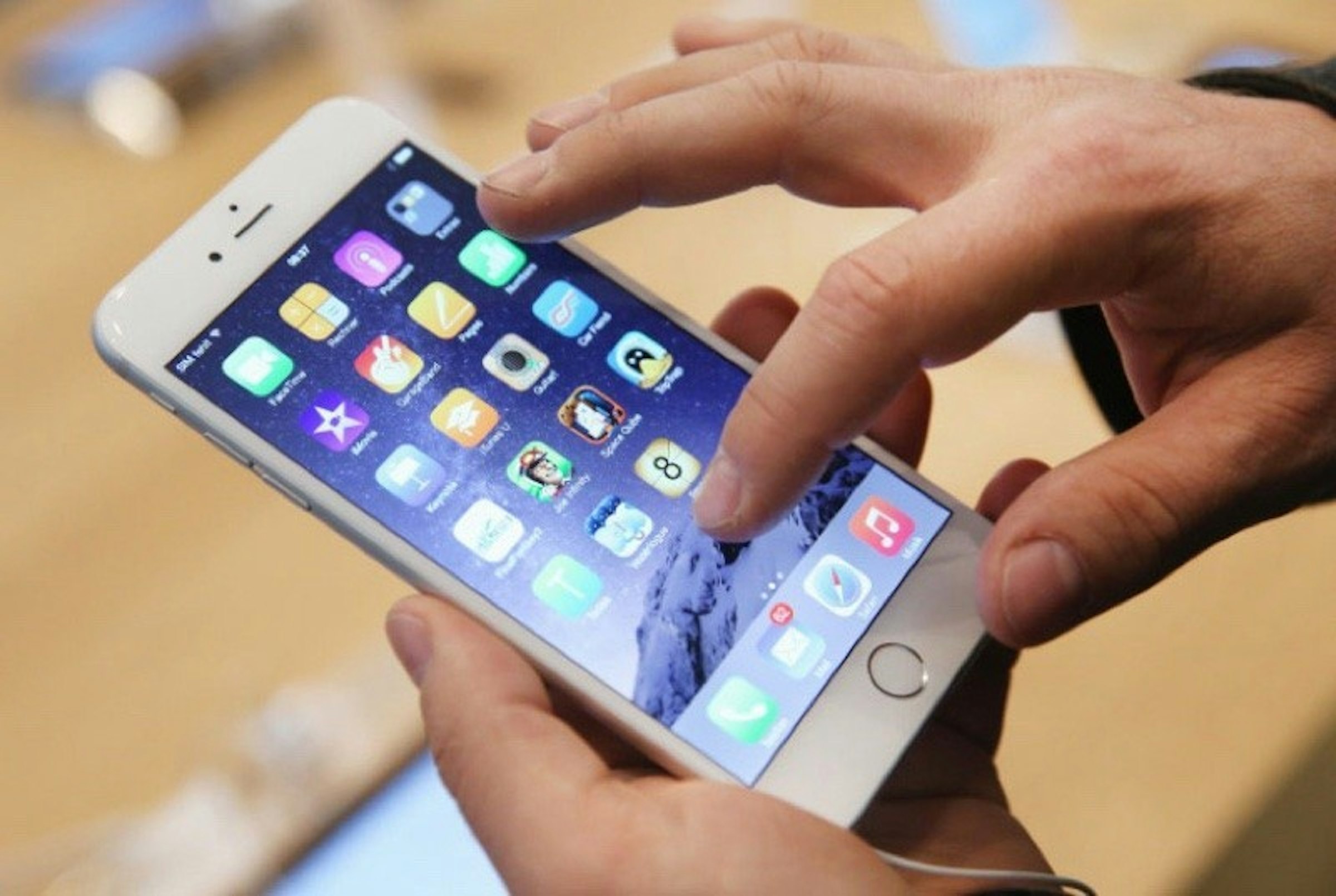 是應用在iPhone 8？ 傳蘋果尋求2億塊OLED面板供貨量這篇文章的首圖